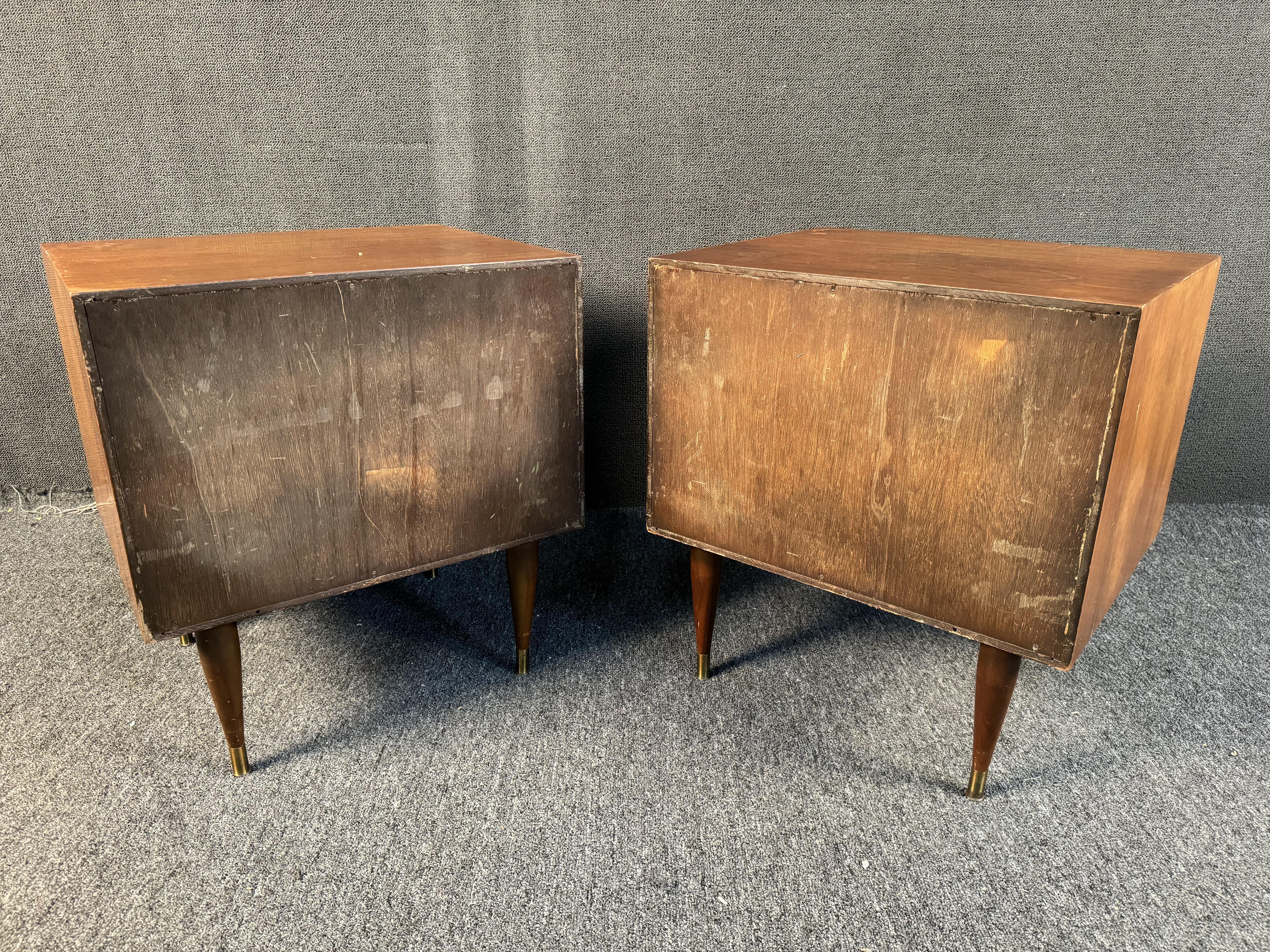 Unique Vintage Nightstands by Unagusta  For Sale 6