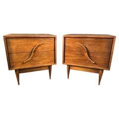 Tables de nuit vintage uniques par Unagusta