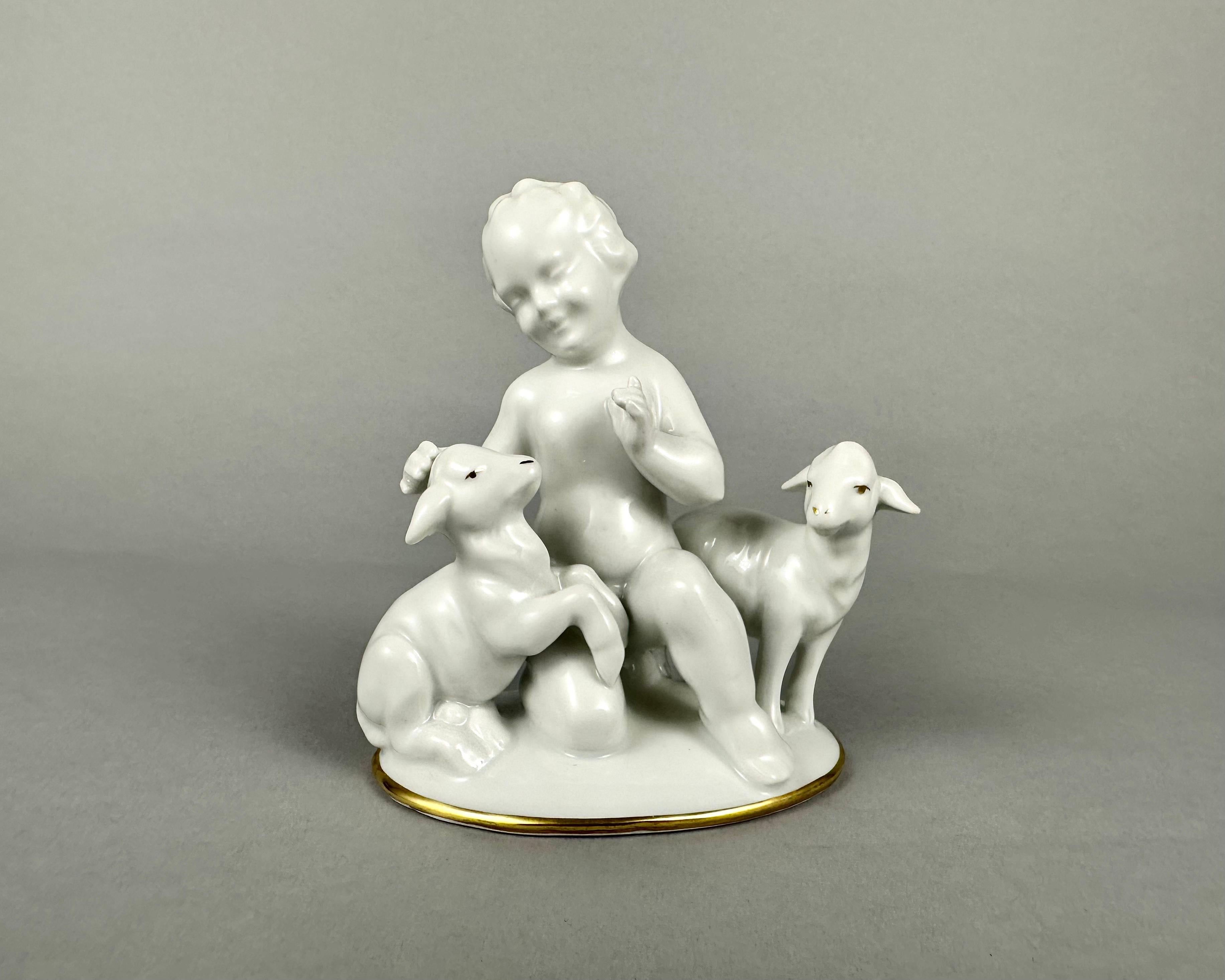 Allemand Figurine unique de chérubin en porcelaine vintage avec agneaux Gerold & Co. Tettau Bavière en vente