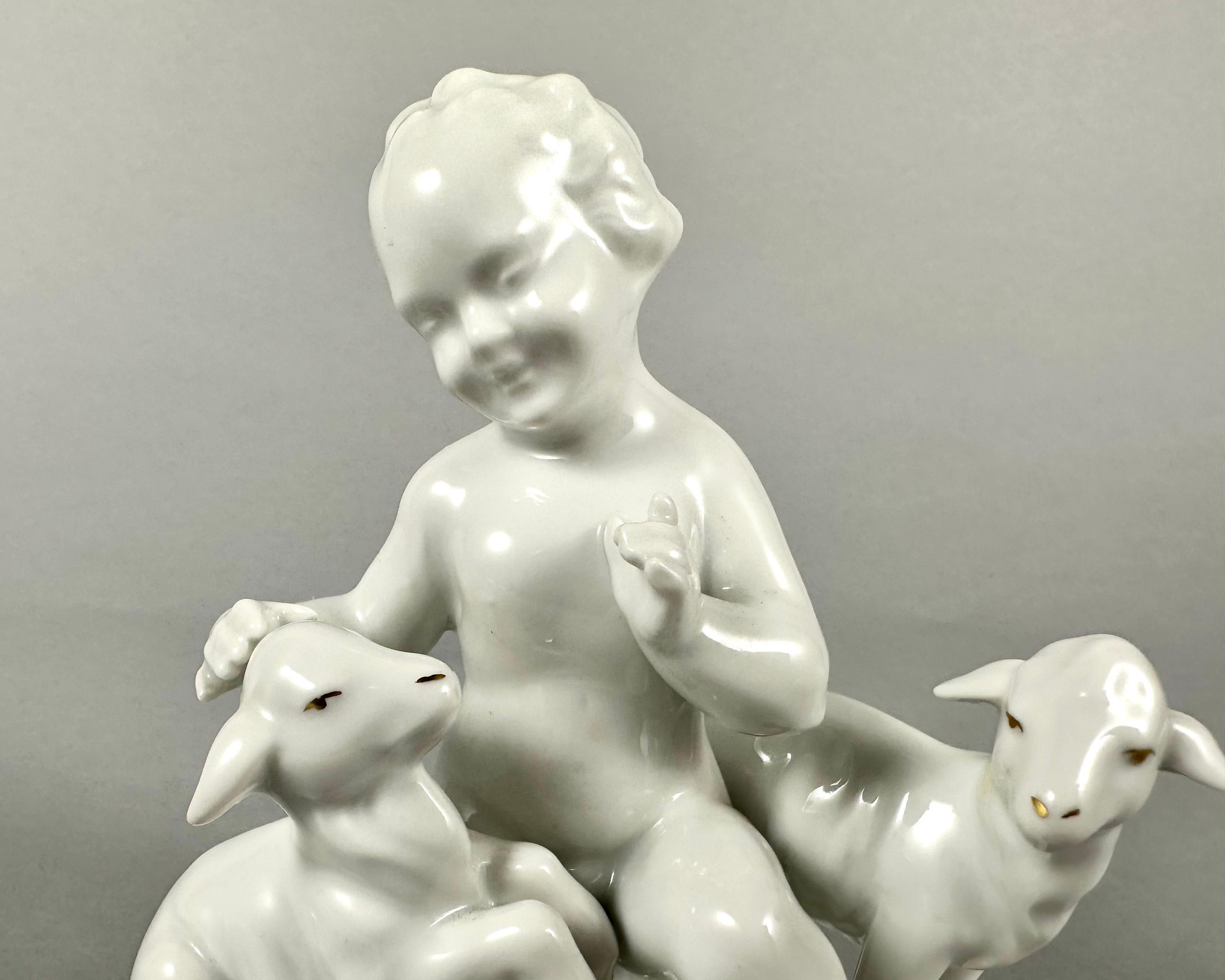 Unique Vintage Porcelain Figurine Cherub With Lambs Gerold & Co. Tettau Bavaria In Excellent Condition For Sale In Bastogne, BE