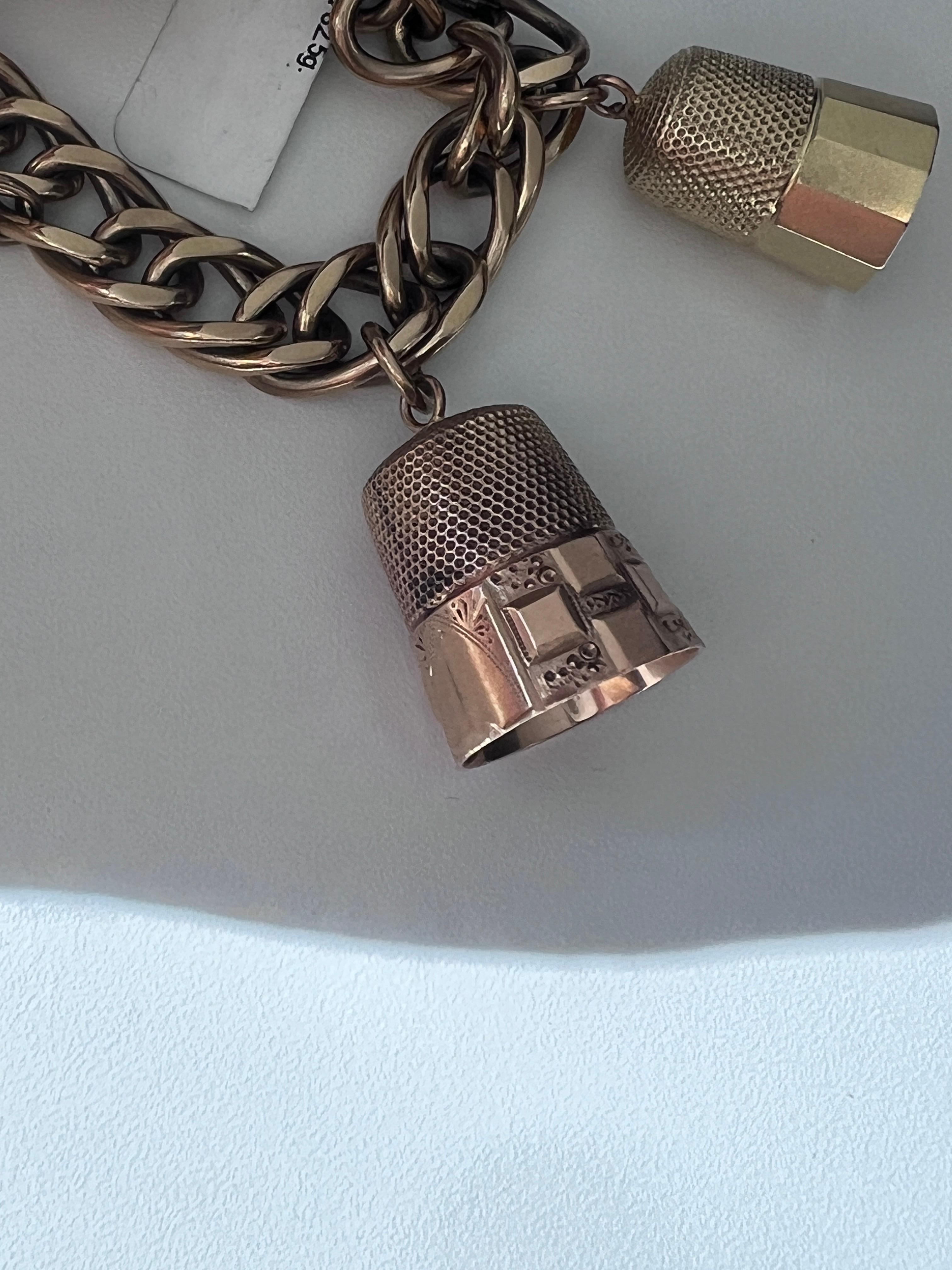 Bracciale Charm con ditale d'epoca unico nel suo genere in vendita 7