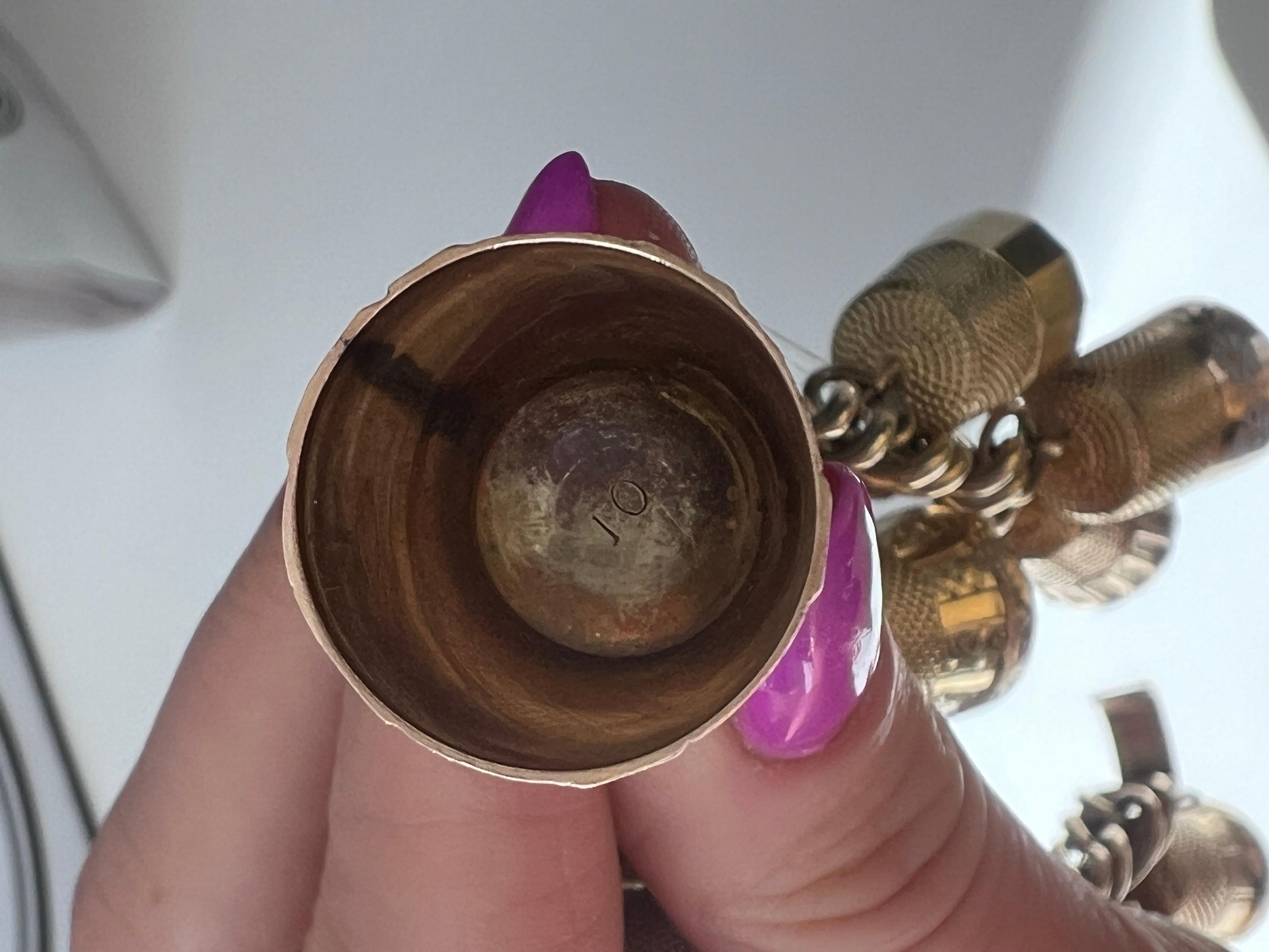 Bracciale Charm con ditale d'epoca unico nel suo genere in vendita 12