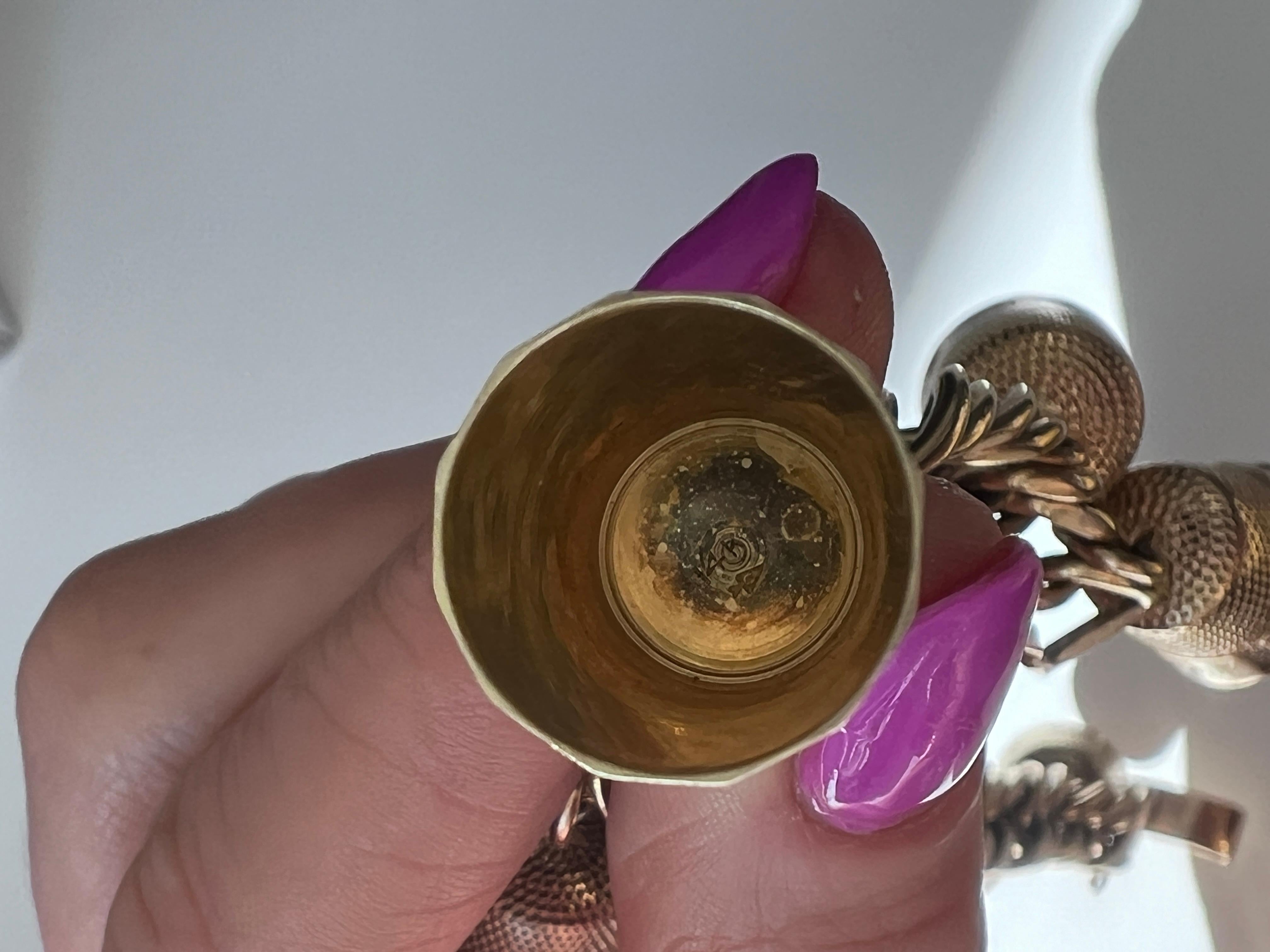Bracciale Charm con ditale d'epoca unico nel suo genere in vendita 13