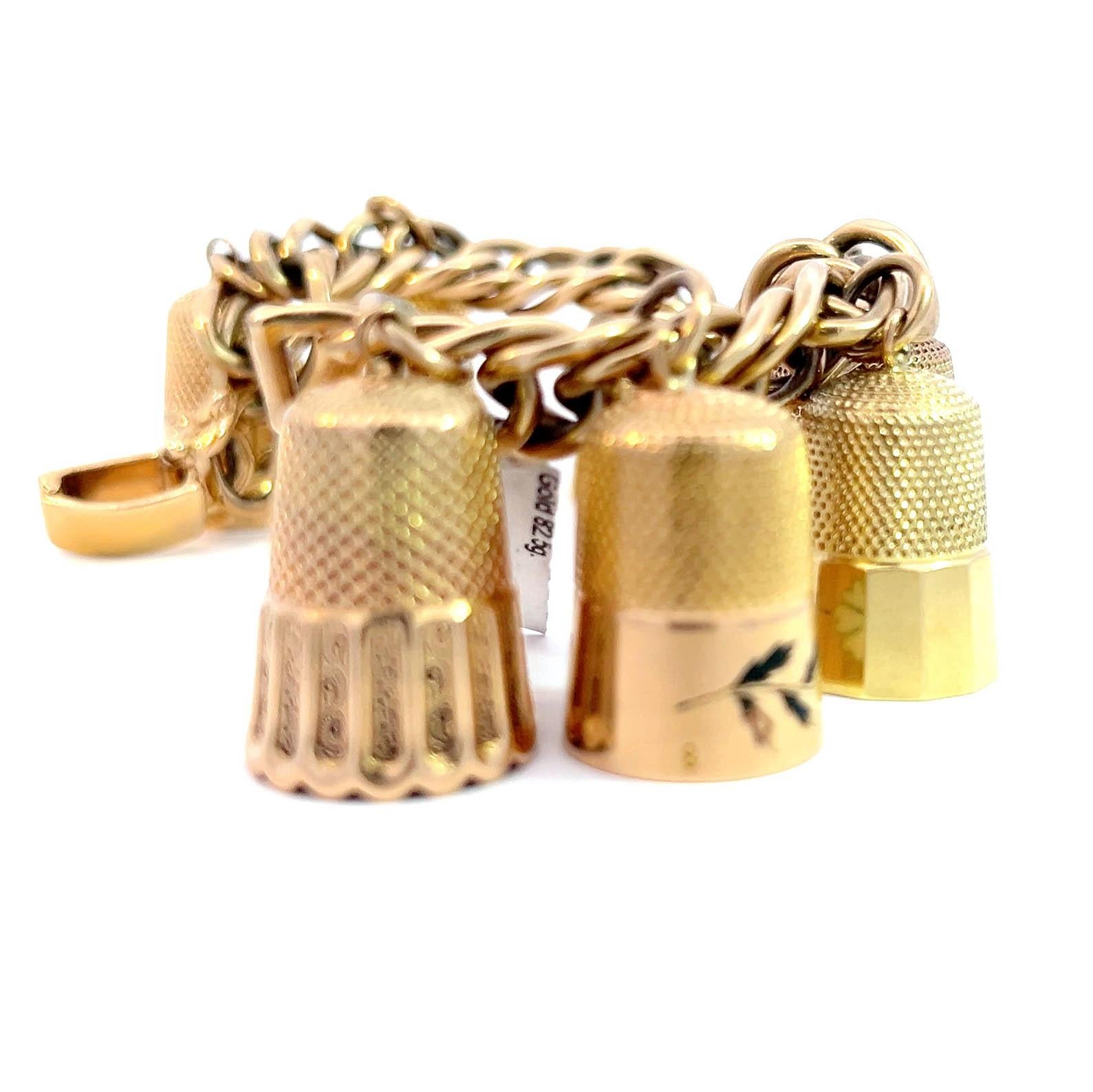 Donna Bracciale Charm con ditale d'epoca unico nel suo genere in vendita