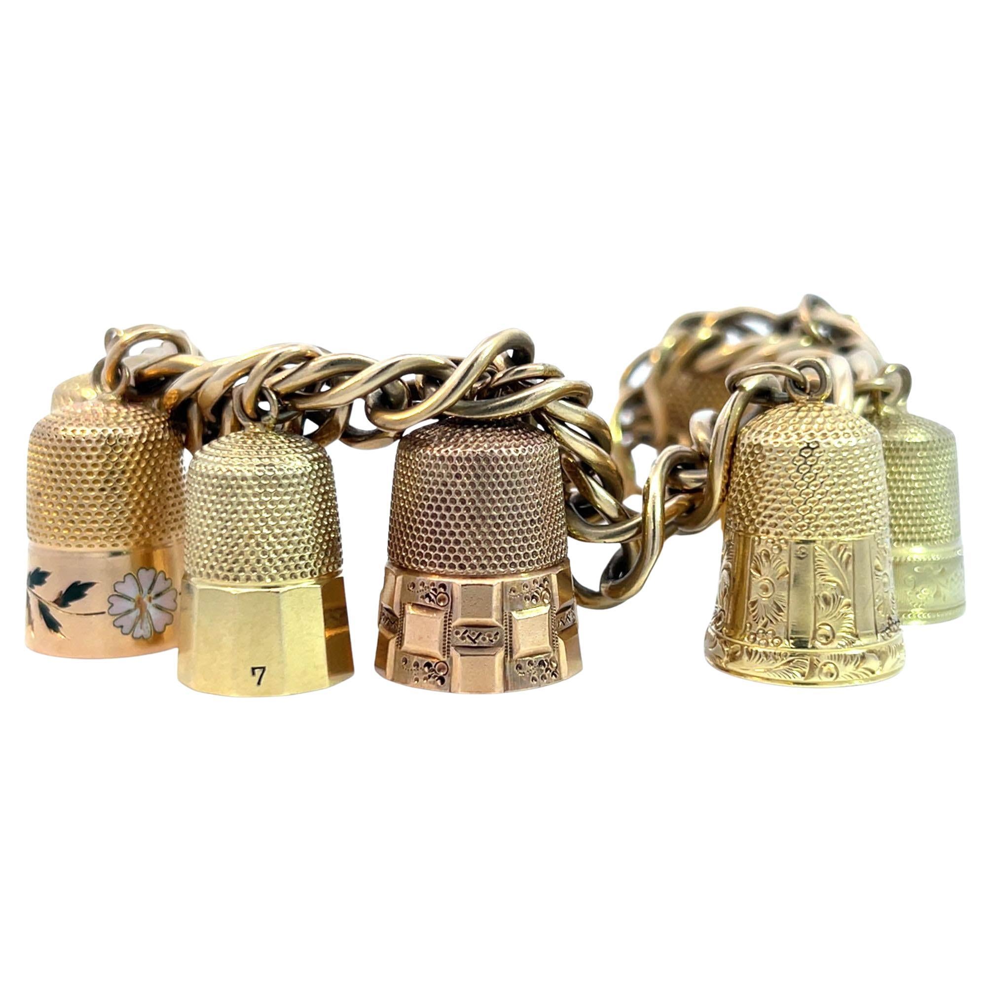 Bracciale Charm con ditale d'epoca unico nel suo genere in vendita 1