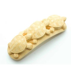Unique Vintage Turtle Hairclip in Resin, 80s