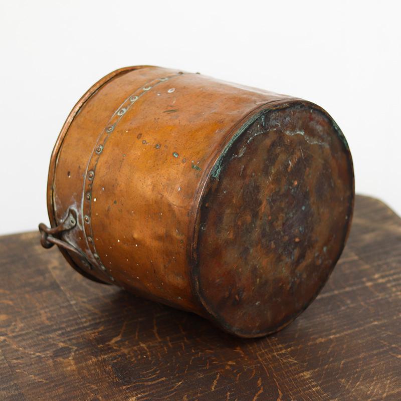 Rame Secchio / fioriera in rame Wabi Sabi unico nel suo genere in vendita