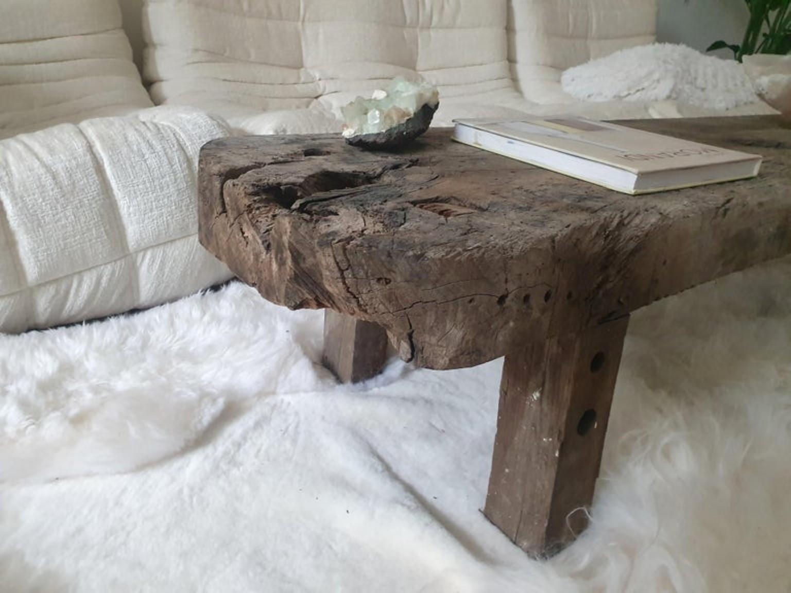 Table unique Wabi Sabi rustique en bois massif en vente 1