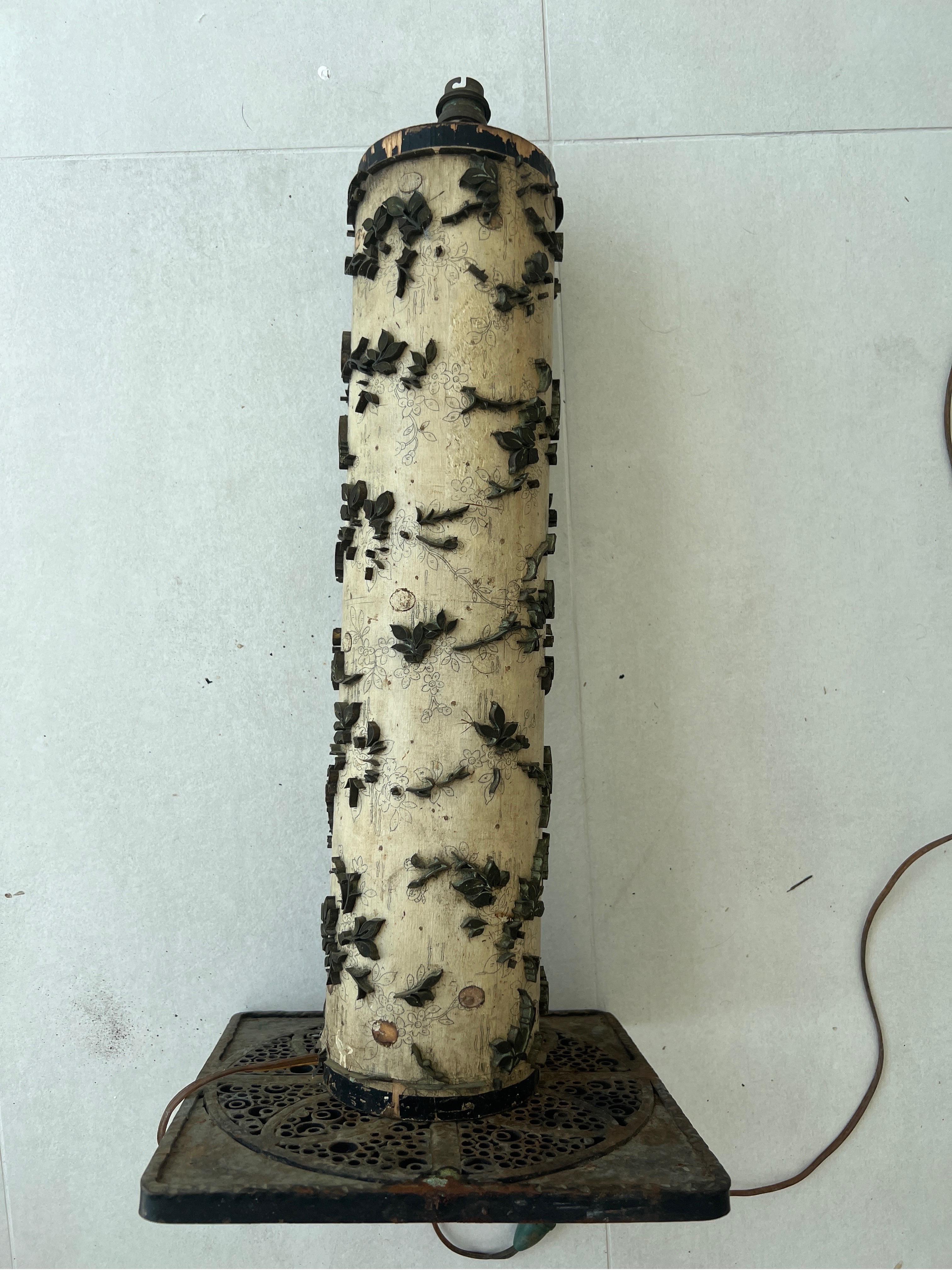 Iron Unique wall paper printing cylinder Table lamp 1880 France For Sale