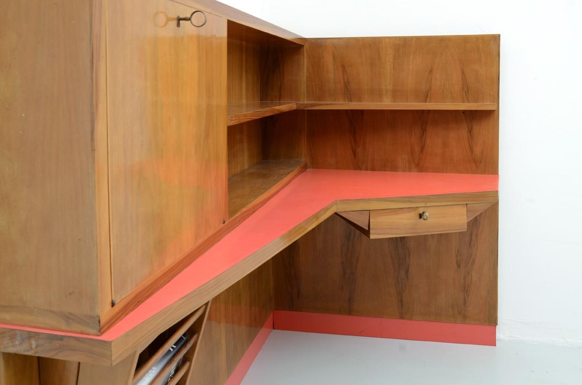 Unique wall unit with methacrylate top writing desk In Excellent Condition For Sale In Milano, IT