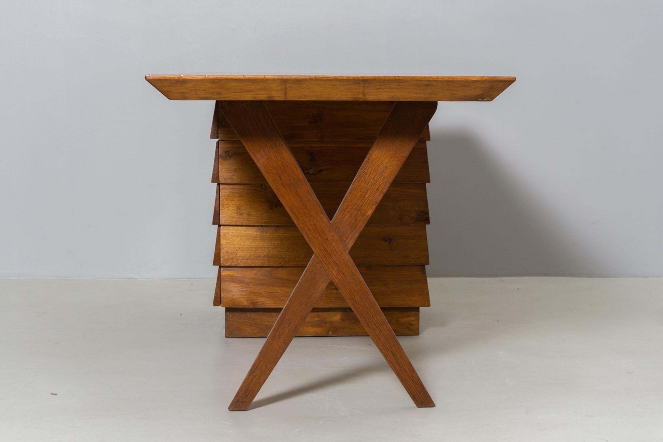 Unique Walnut Desk by Melchiorre Bega, 1940 For Sale 2