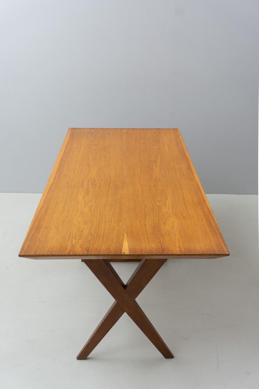 Unique Walnut Desk by Melchiorre Bega, 1940 For Sale 3