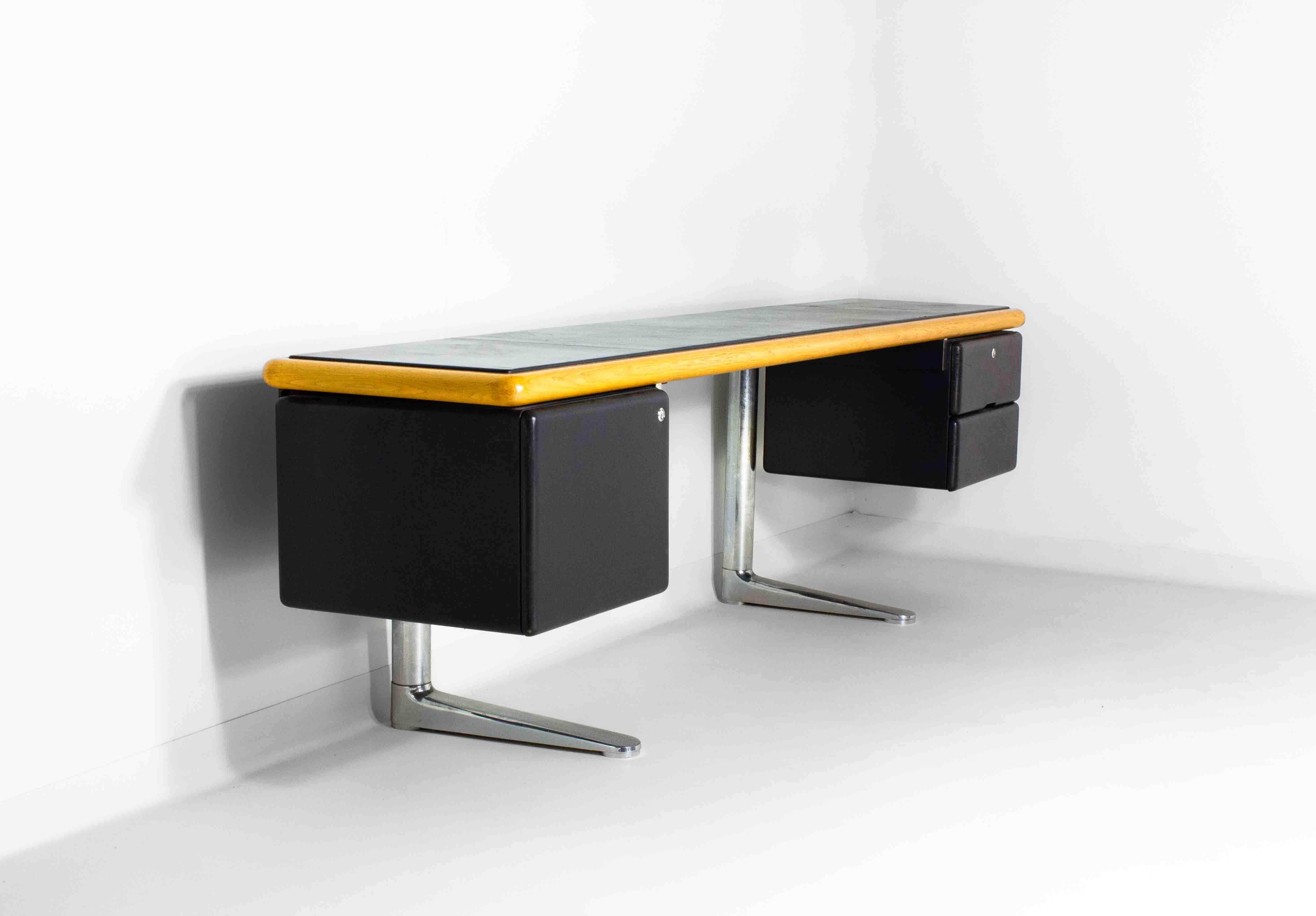 Unique Warren Platner credenza / desk by Knoll International, 1973 1