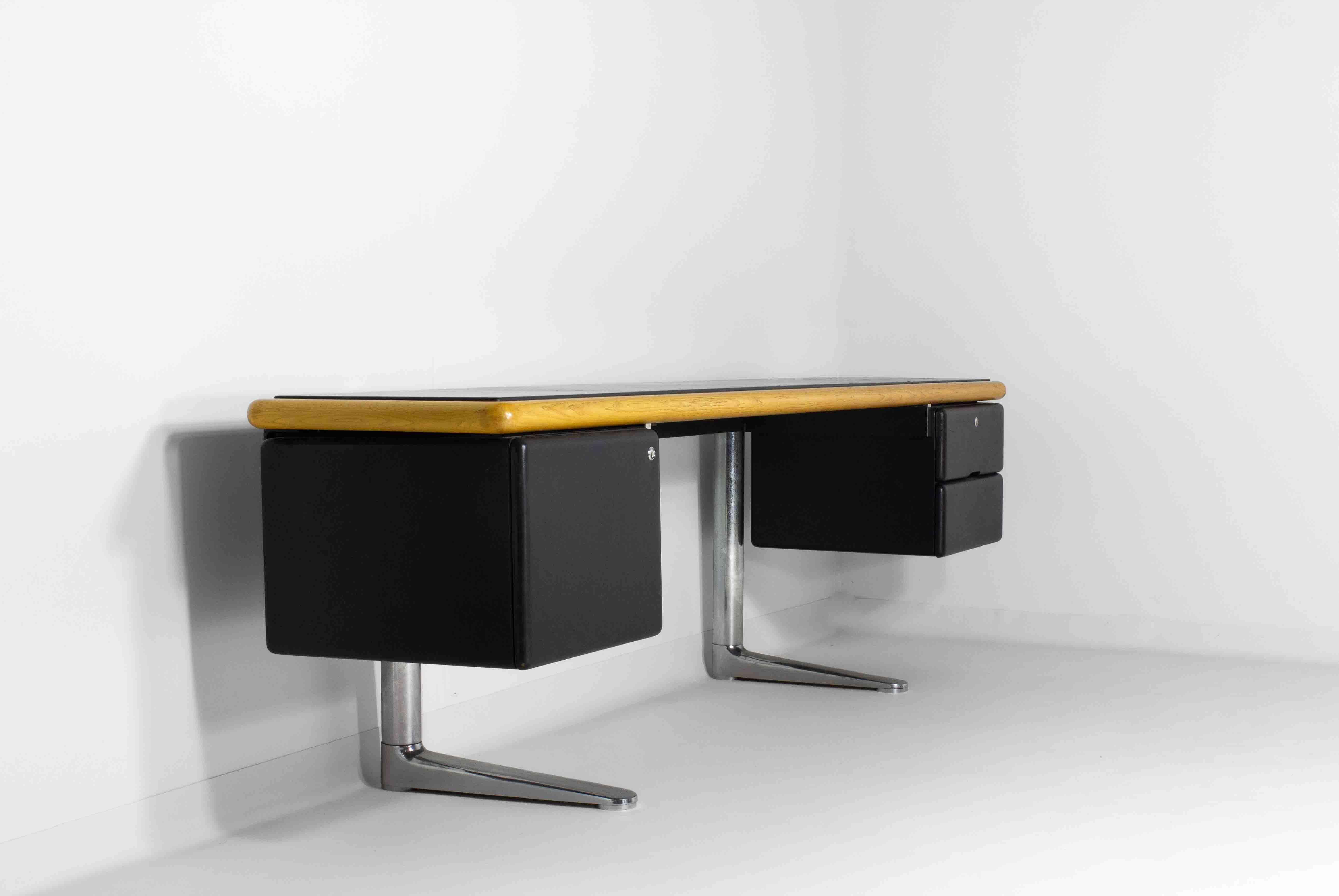 Unique Warren Platner credenza / desk by Knoll International, 1973 2
