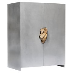 Armadietto unico in alluminio cerato con pietra rosa dorato naturale di Pierre De Valck