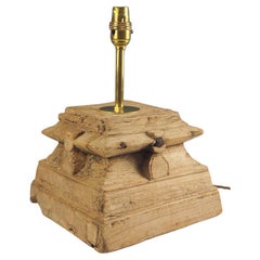 Einzigartige verwitterte Wood Aztec Tempel Stil Tischlampe