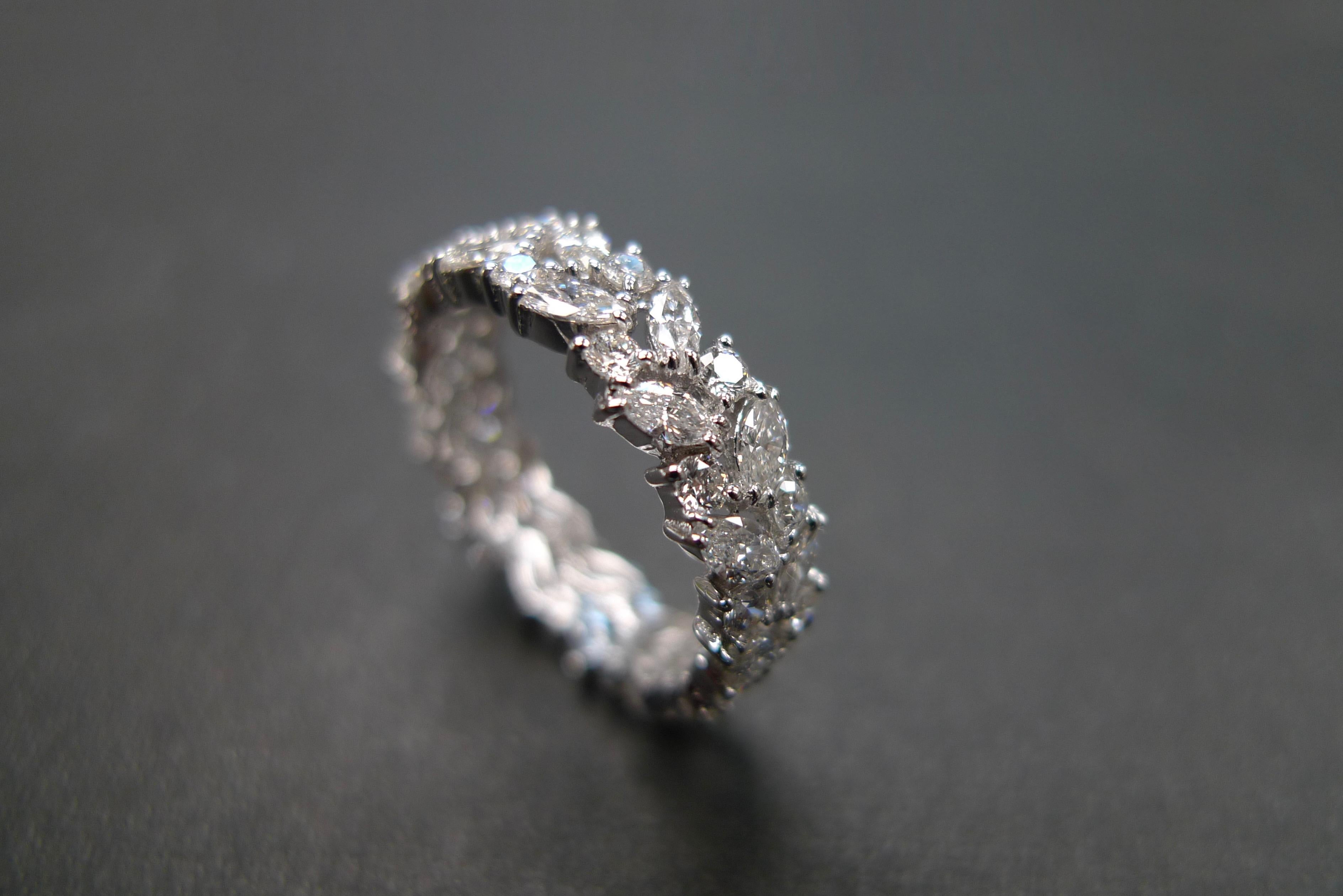 Art déco Bague de mariage unique avec diamants taille marquise et diamants ronds, pleine éternité  en vente