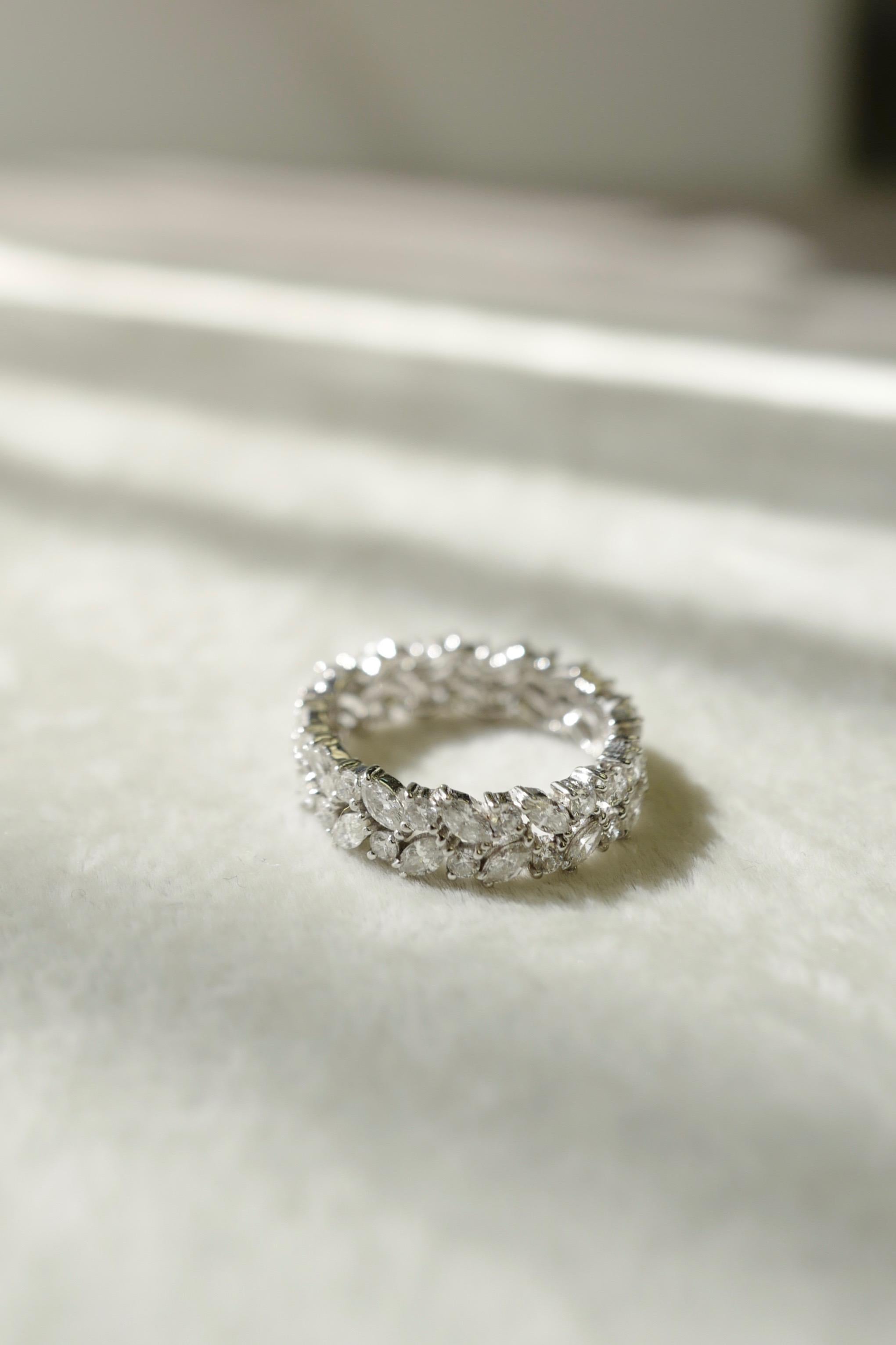 Bague de mariage unique avec diamants taille marquise et diamants ronds, pleine éternité  en vente 3