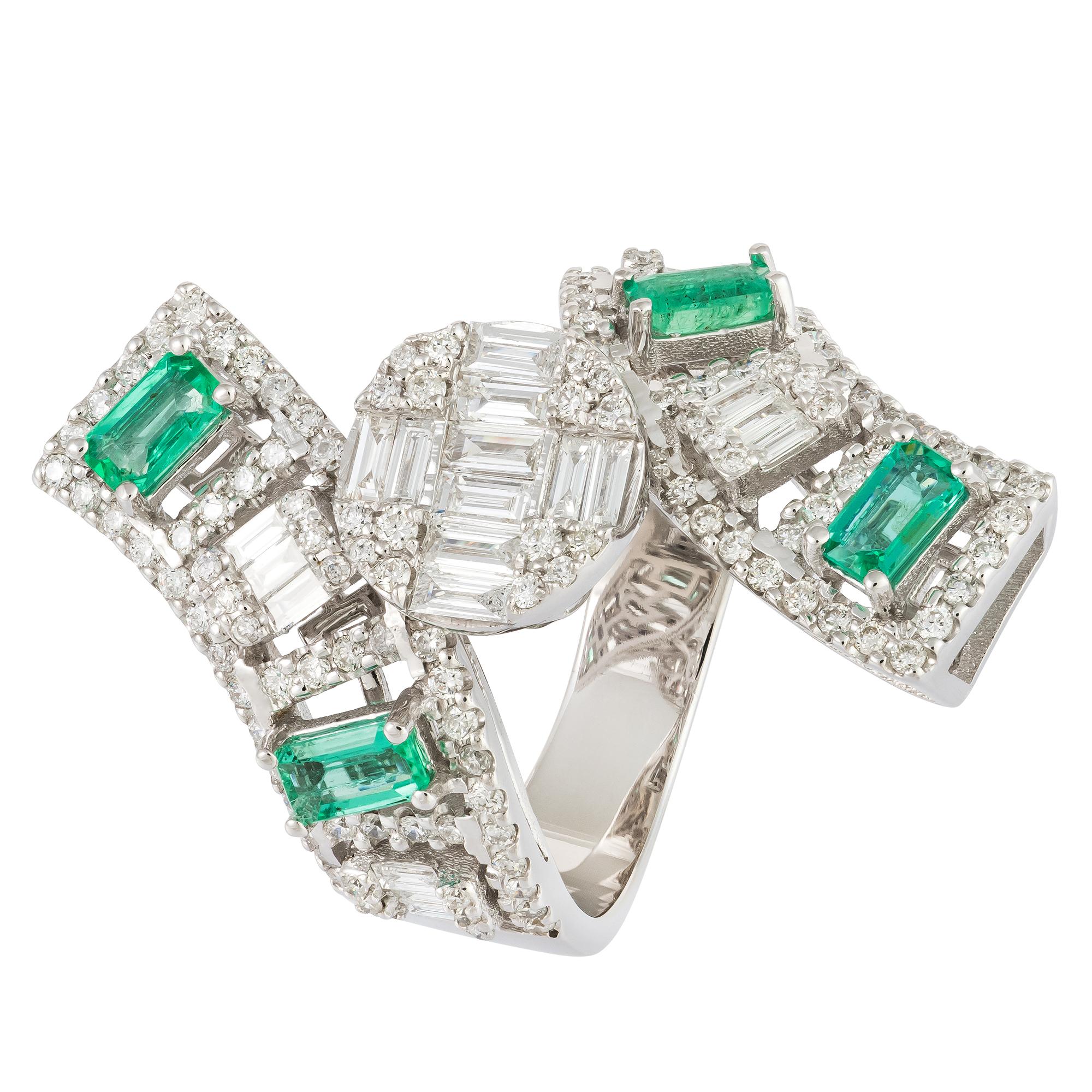 For Sale:  Unique White 18K Gold Emerald White Diamond Ring for Her 2