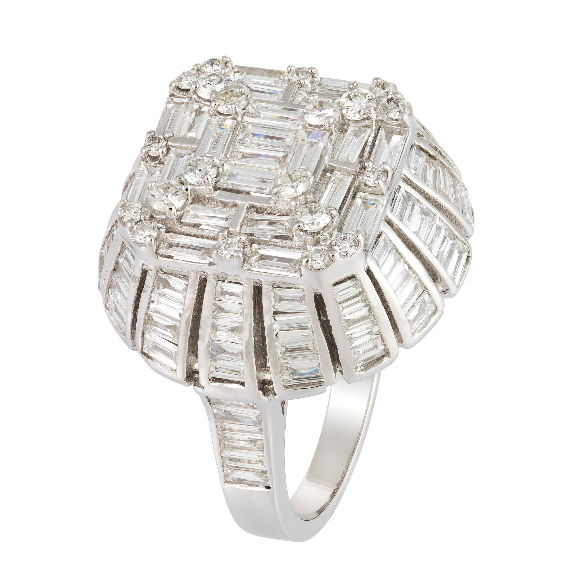 For Sale:  Unique White 18K Gold White Diamond Ring for Her 3