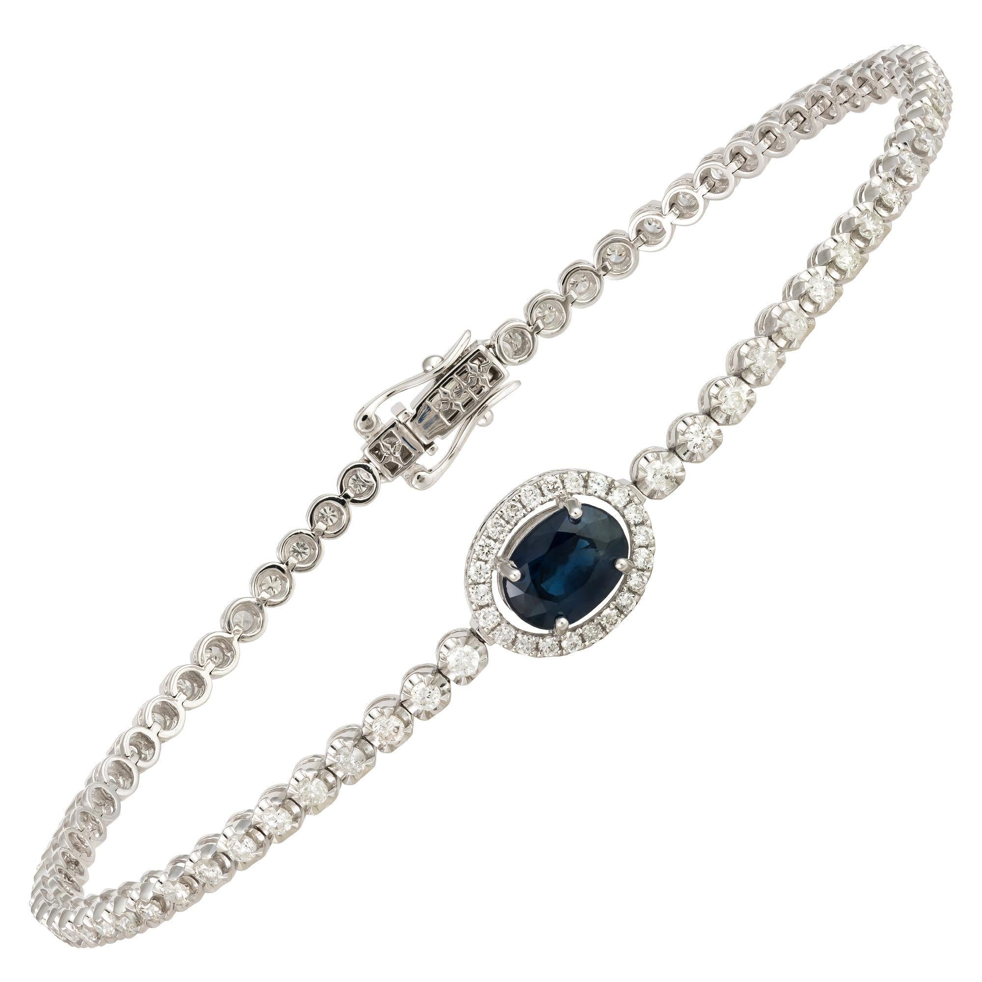 Modern Unique White Gold 18K Blue Sapphire Bracelet Diamond for Her For Sale