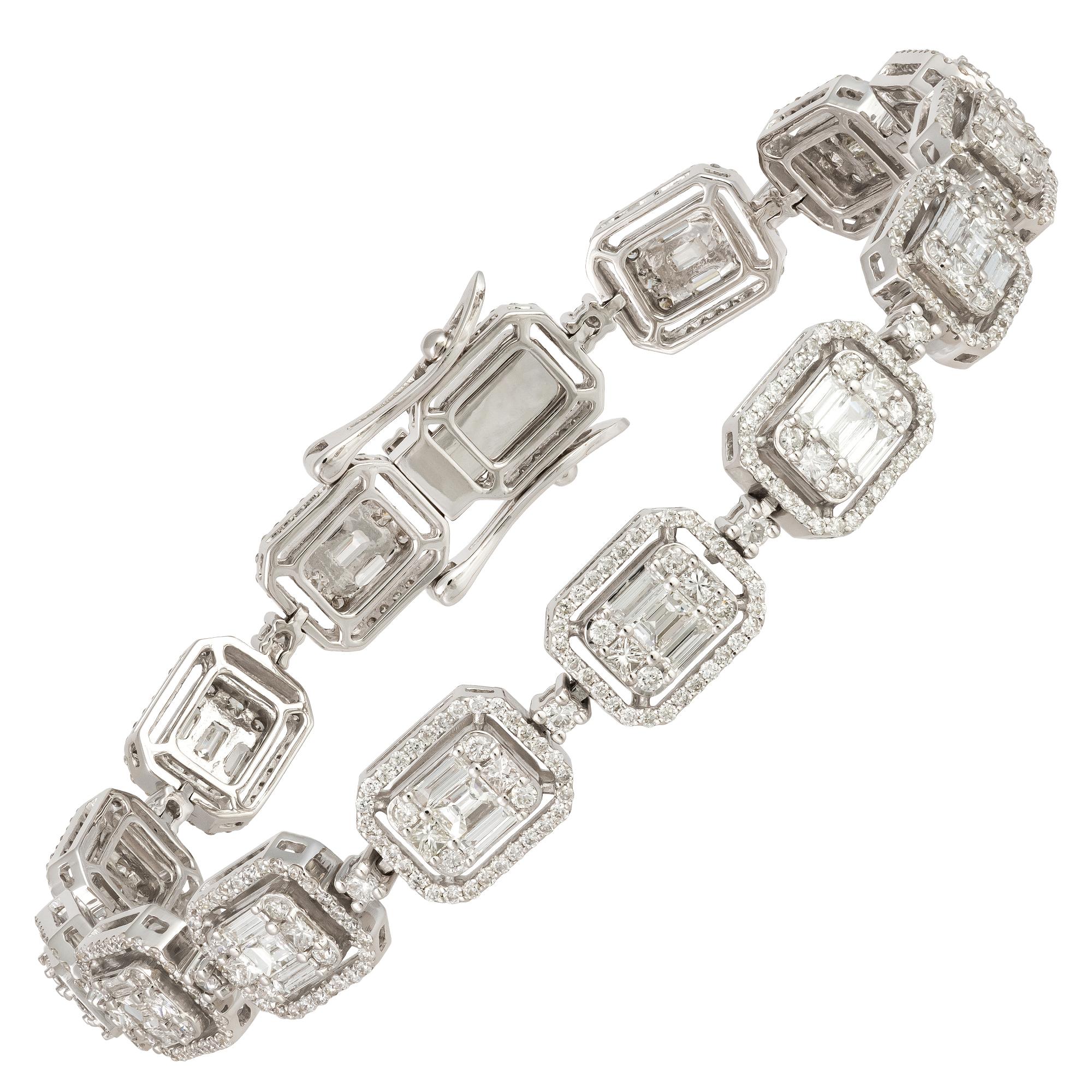 Unique Diamonds en or blanc 18K pour elle Pour femmes en vente
