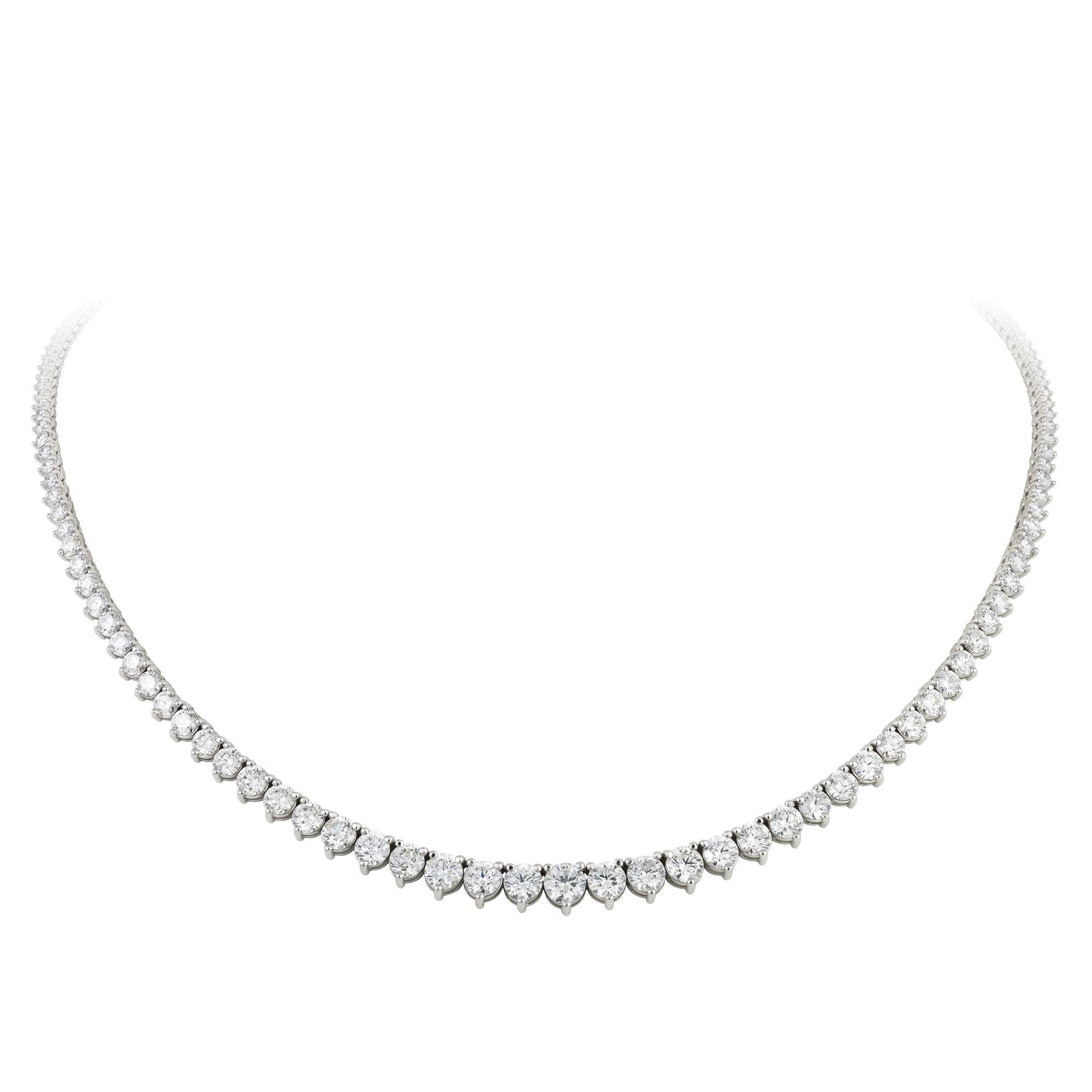 Unique White Gold 18K Necklace Diamond for Her In New Condition For Sale In Montreux, CH