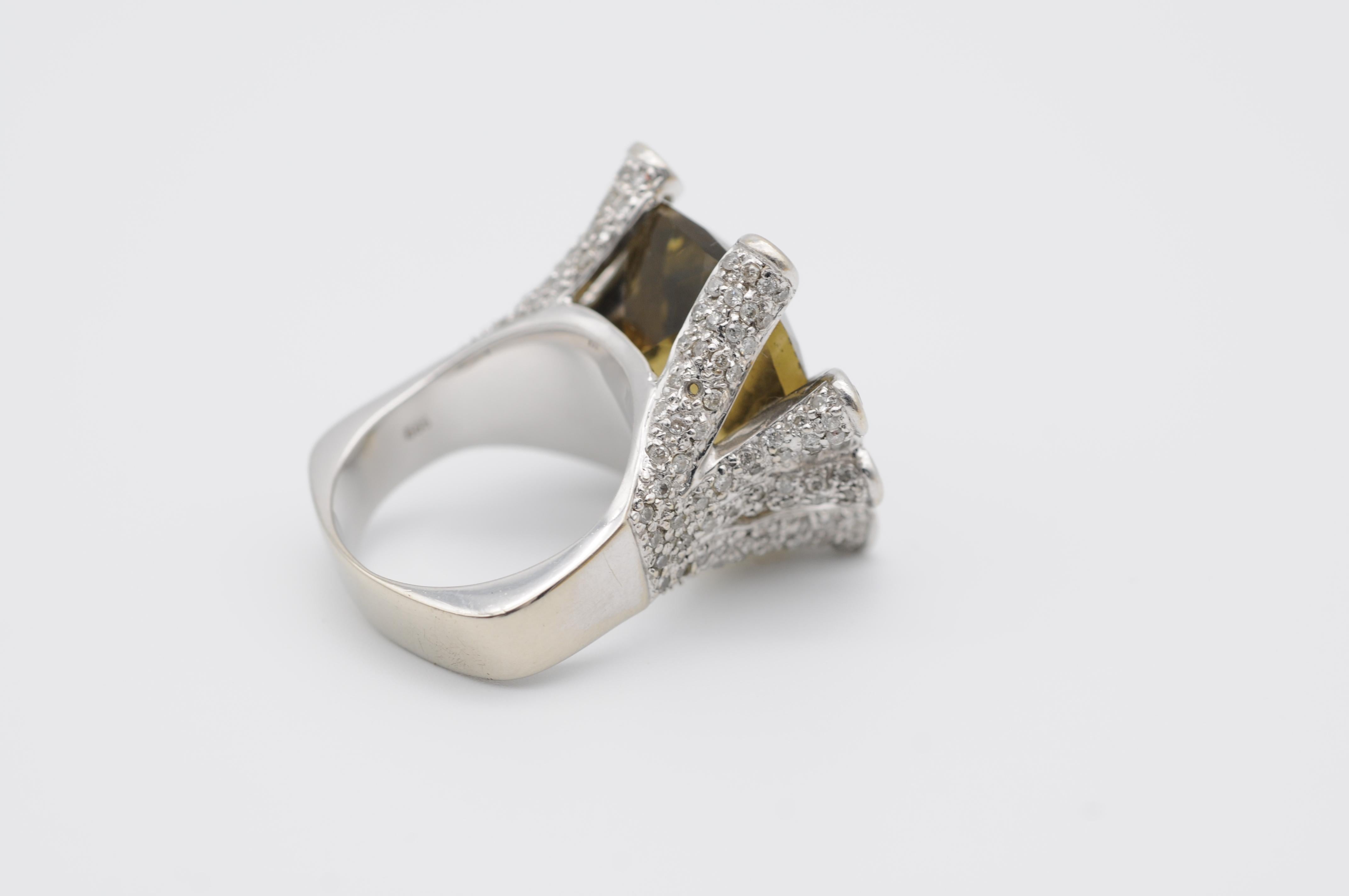 Einzigartiger Weißgoldring mit Diamant und braunem Topas  im Angebot 3