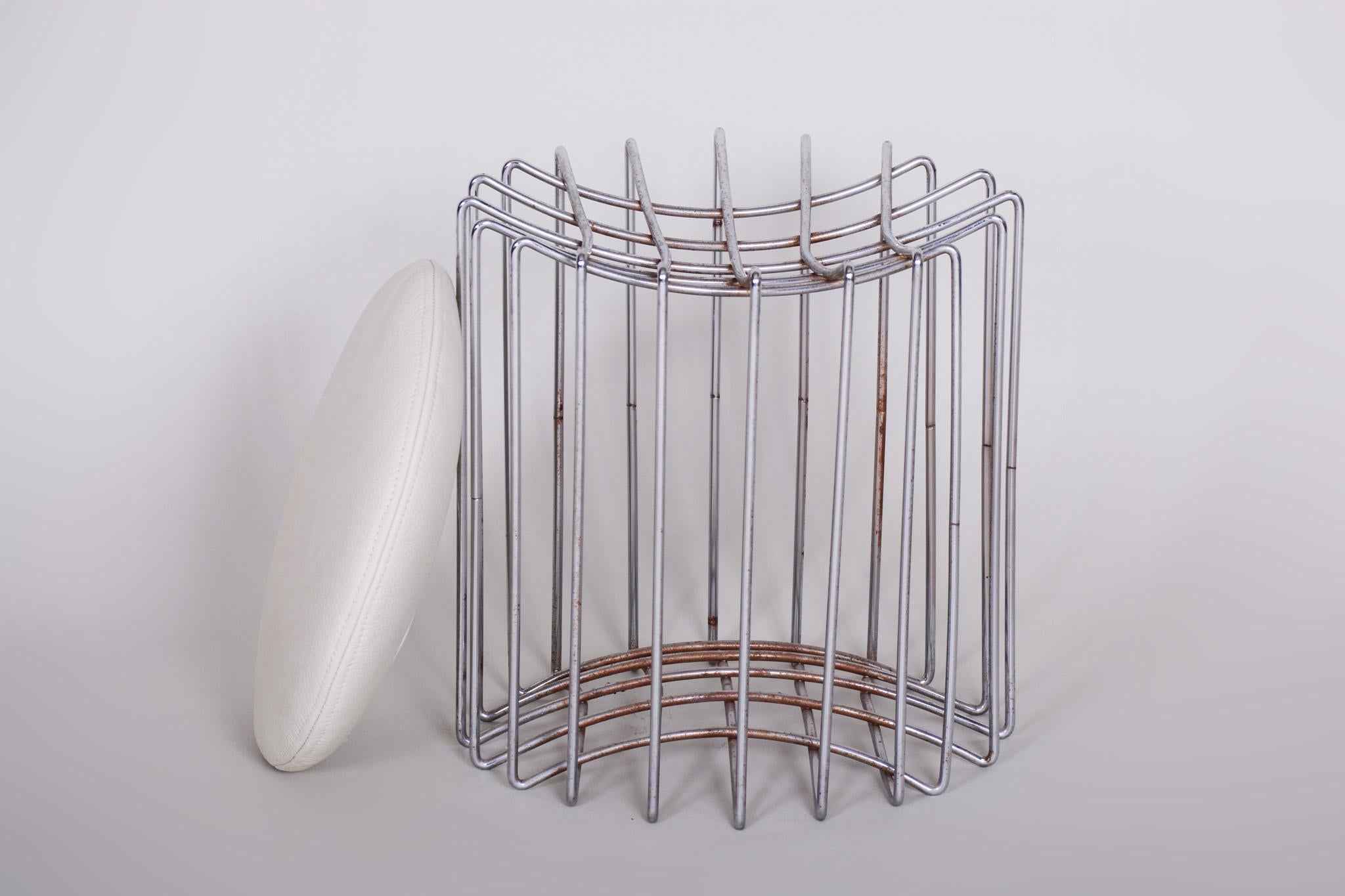 Unique White Round Bauhaus Chrome Stool, New High Quality Leather, 1930s For Sale 1
