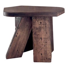 Taburete de madera único de Goons