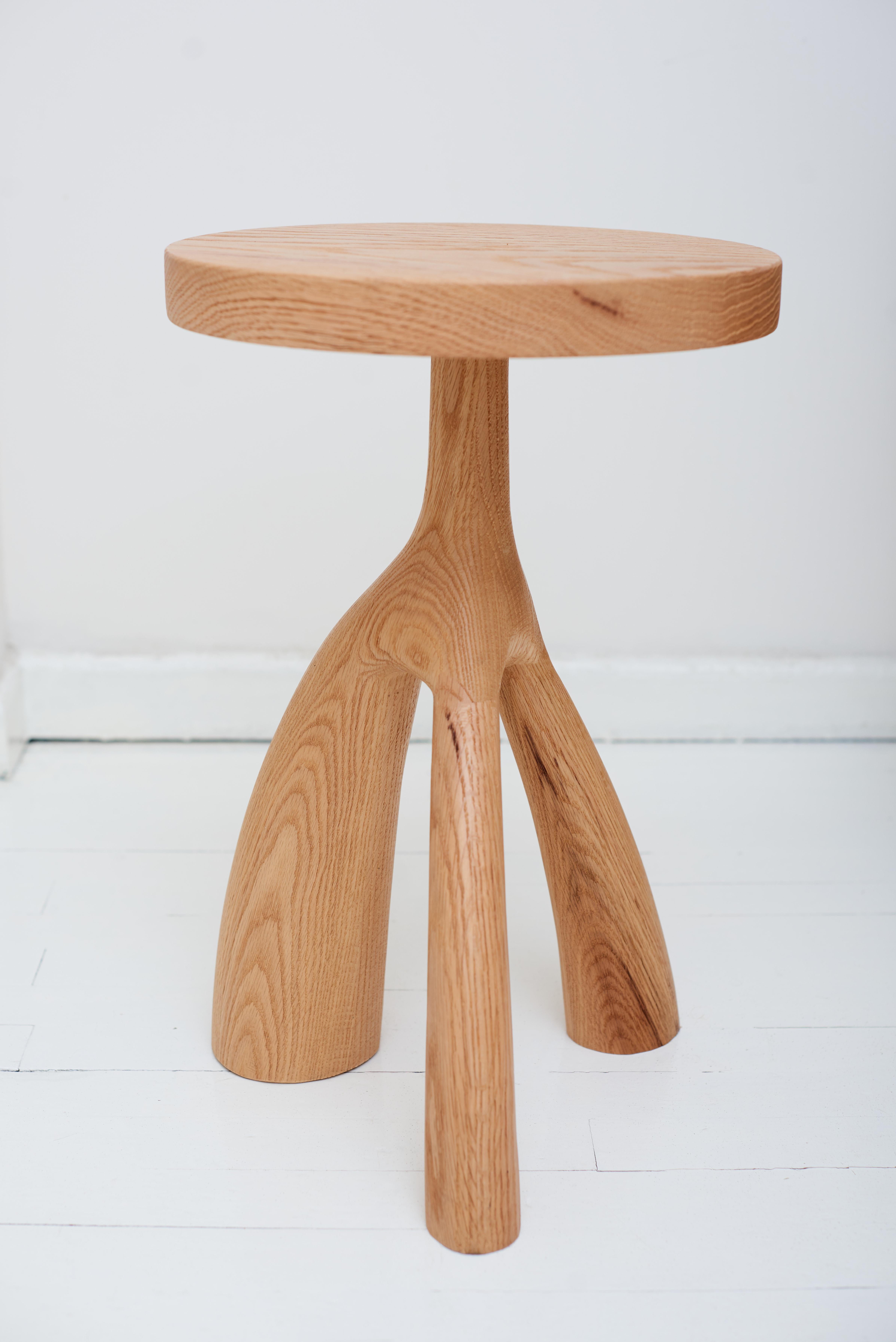 Mesa auxiliar Tecolli de madera de roble única de Lørdag & Søndag
Dimensiones: P 30 x An 30 x Al 50 cm.
Materiales: Madera de roble.

Lørdag & Søndag es un estudio de diseño fundado en 2011 por Salvador Compañ. Con sede en Ciudad de México, nuestro