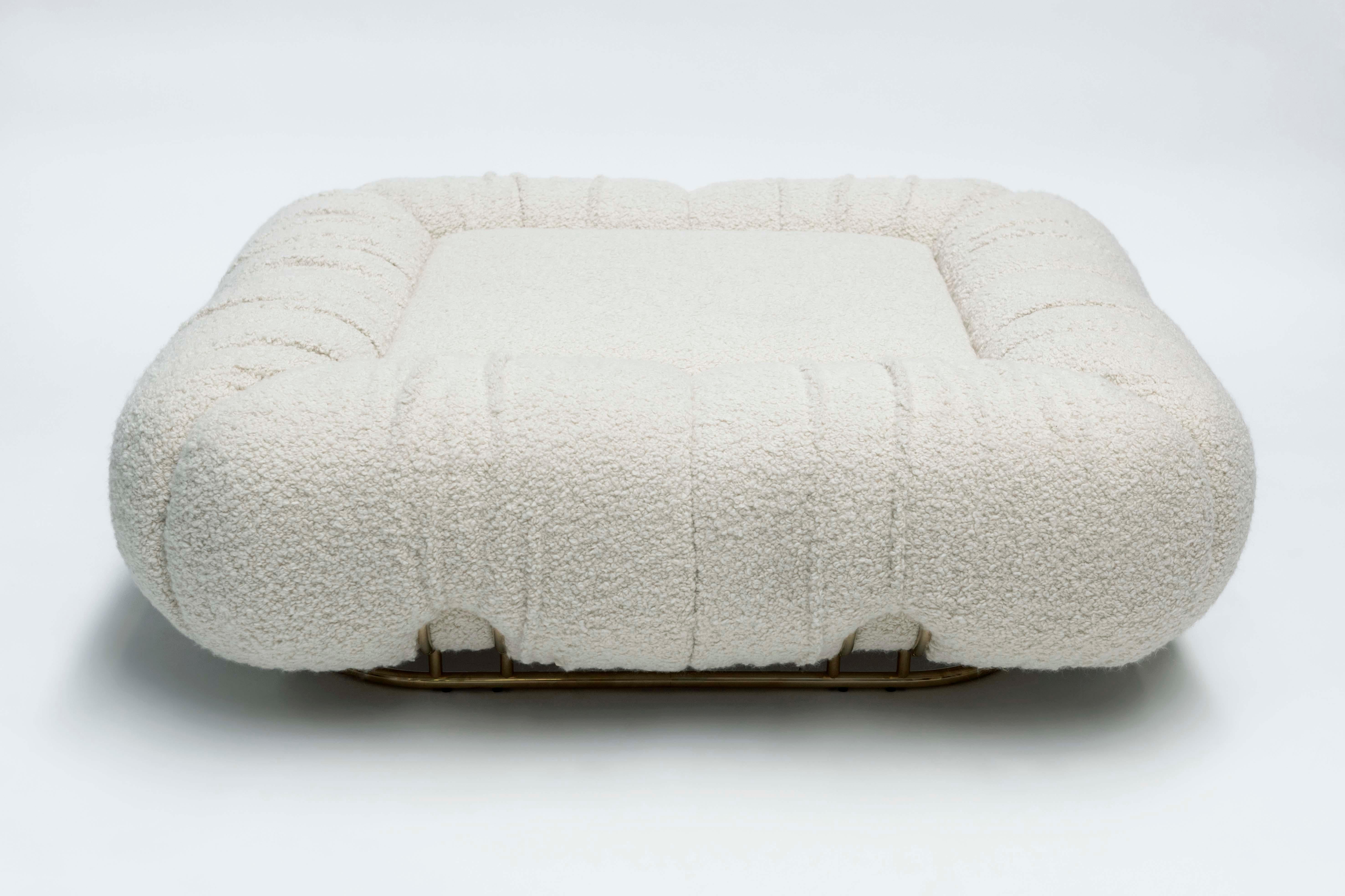 Einzigartiger Woll-Pouf Marshmallow von Draga & Aurel (Moderne) im Angebot
