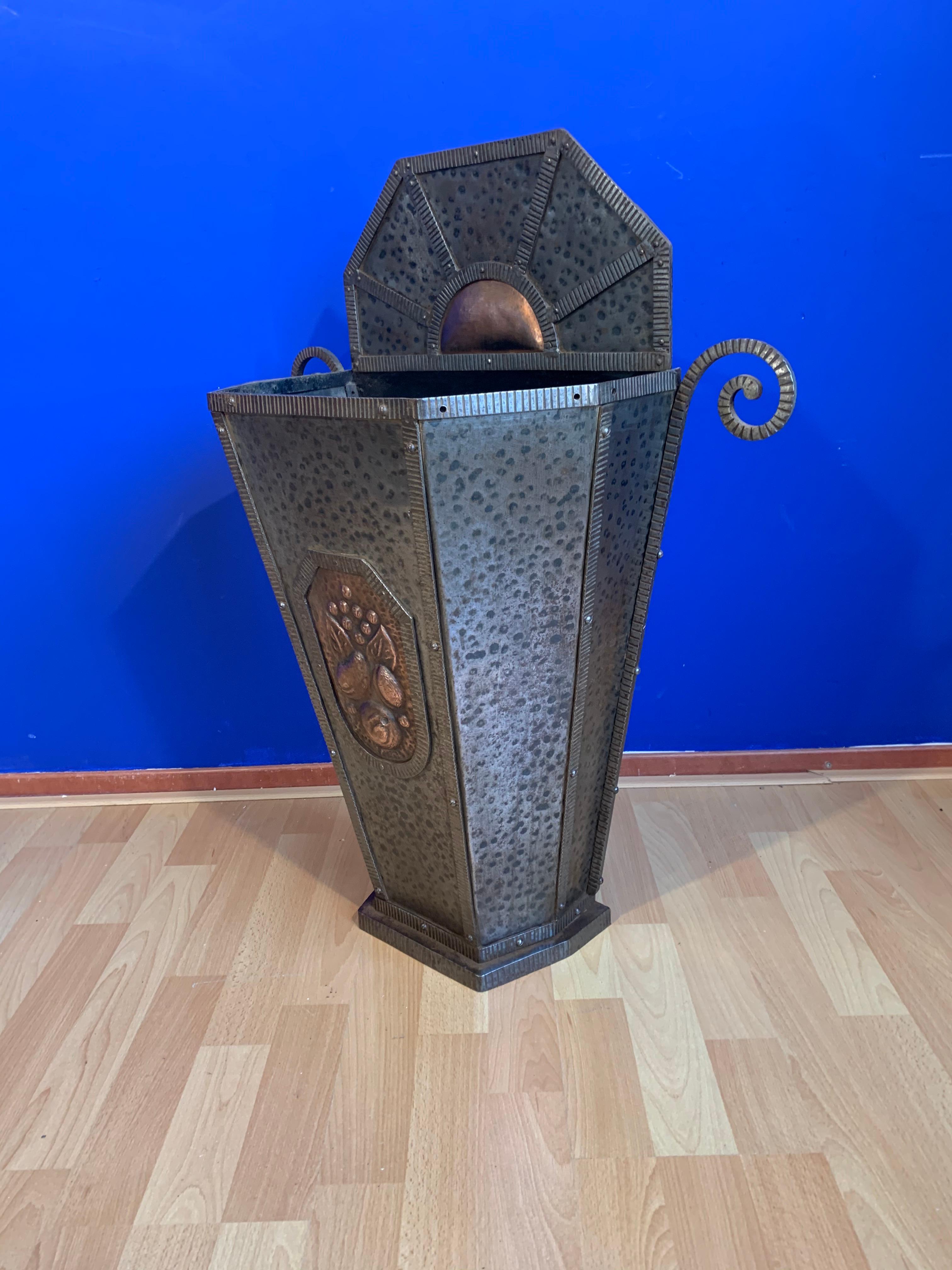 European Unique Art Deco Wrought Iron Cane and Umbrella Stand with Stylized Rising Sun For Sale