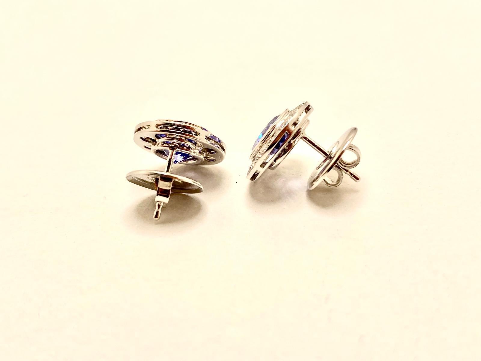 Boucles d'oreilles uniques Yard New York avec tanzanites violettes de 4,50ct et brillants de 1,00ct en vente 4