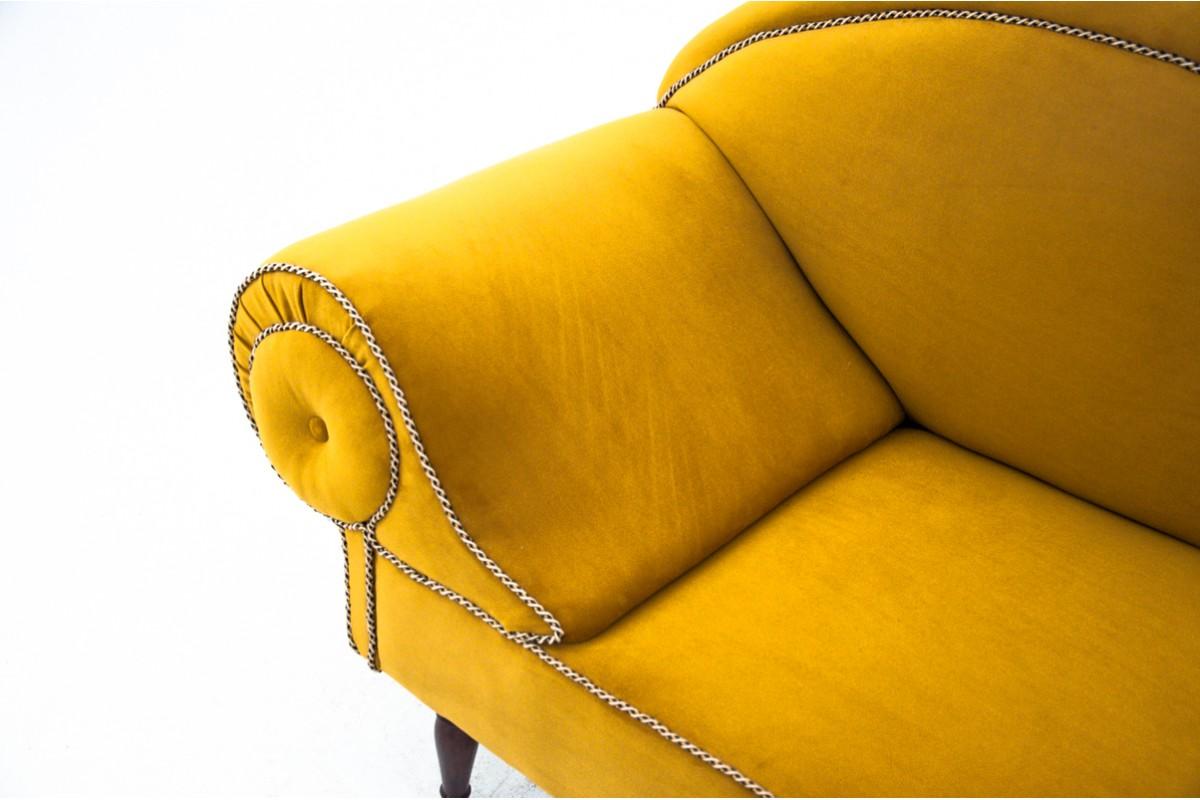 yellow chaise lounge chair