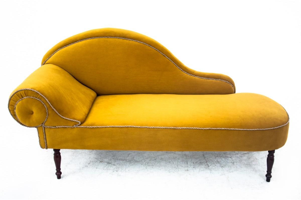 Early 20th Century Unique yellow chaise longue, Northern Europe, circa 1900 For Sale