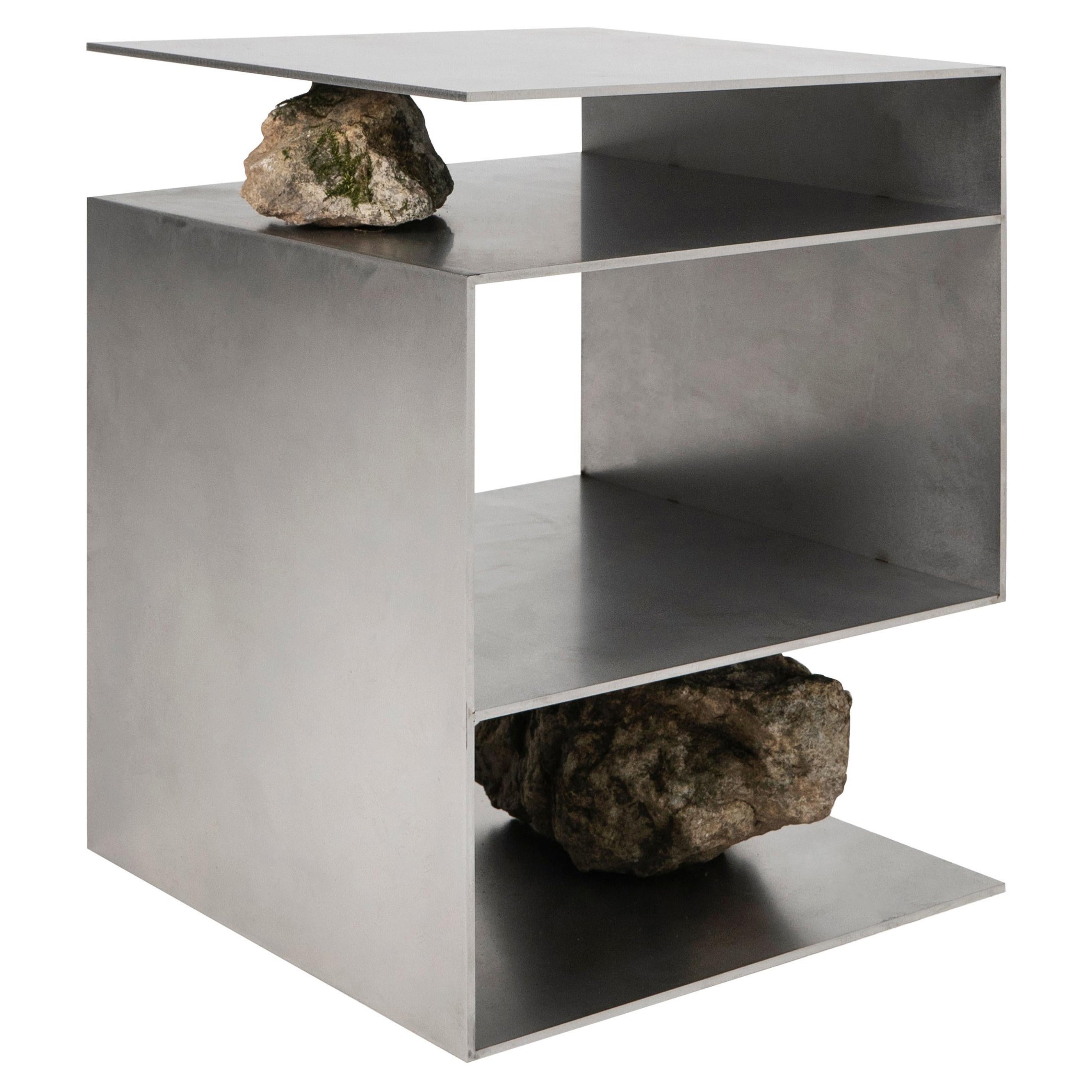 Taburete único en forma de letra Z, de acero inoxidable con piedras naturales, de Lee Sisan