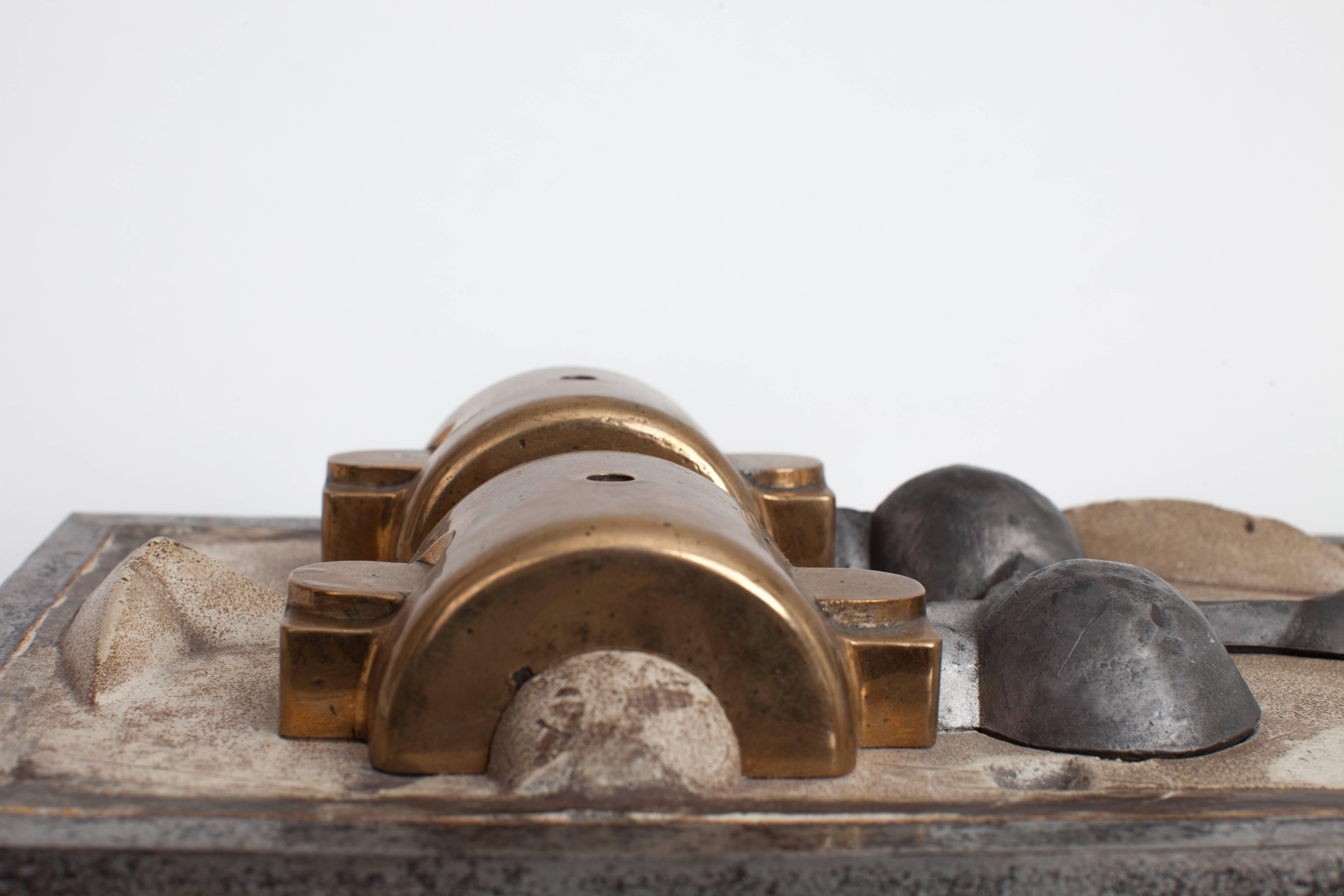 Français Sculpture industrielle audacieuse en bronze et moule moulé en acier, France, 20ème siècle en vente