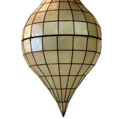 Moderne Capiz Lantern