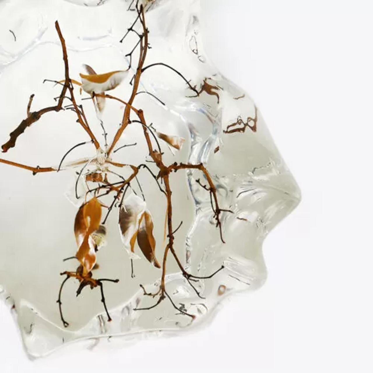 Américain Piédestal d'exposition en cristal de forme unique avec branches en vente
