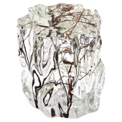 Pedestal expositor de cristal de forma única con ramas
