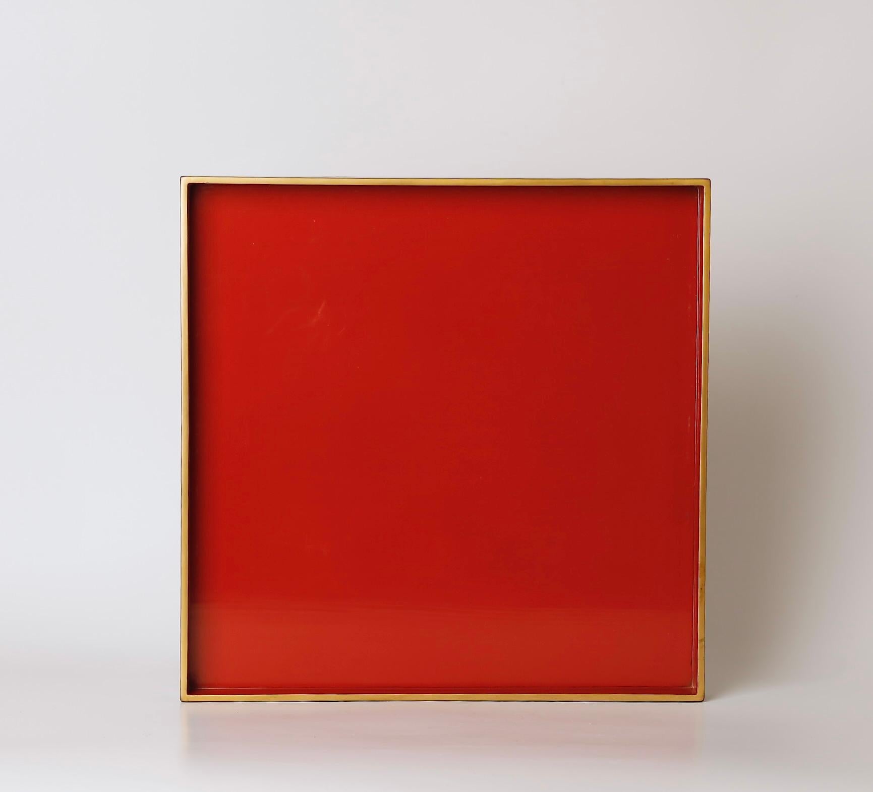Uniquely Shaped Lacquer Box with Tachibana Clan Crests – 19th Century For Sale 3