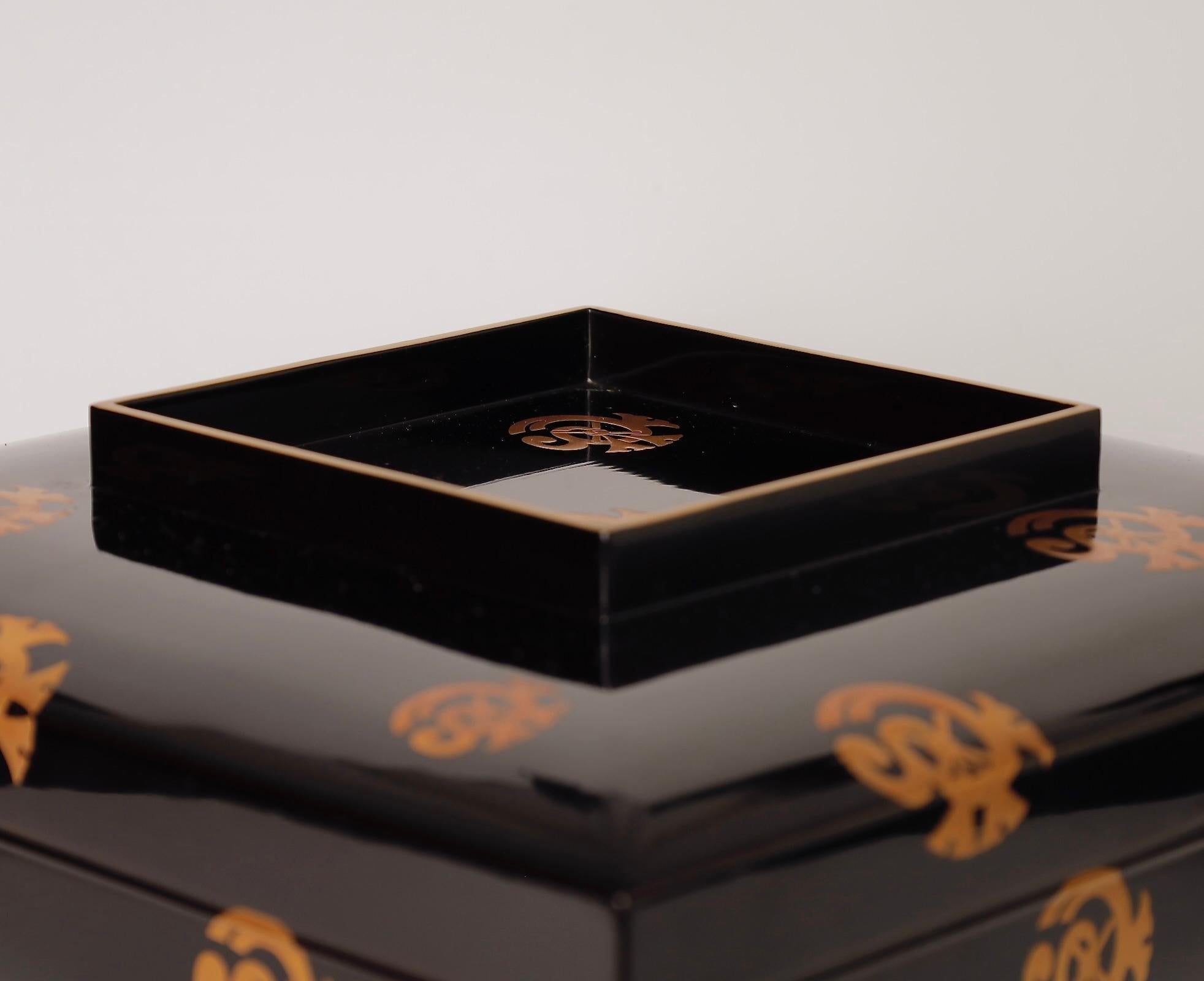 Hand-Crafted Uniquely Shaped Lacquer Box with Tachibana Clan Crests – 19th Century For Sale
