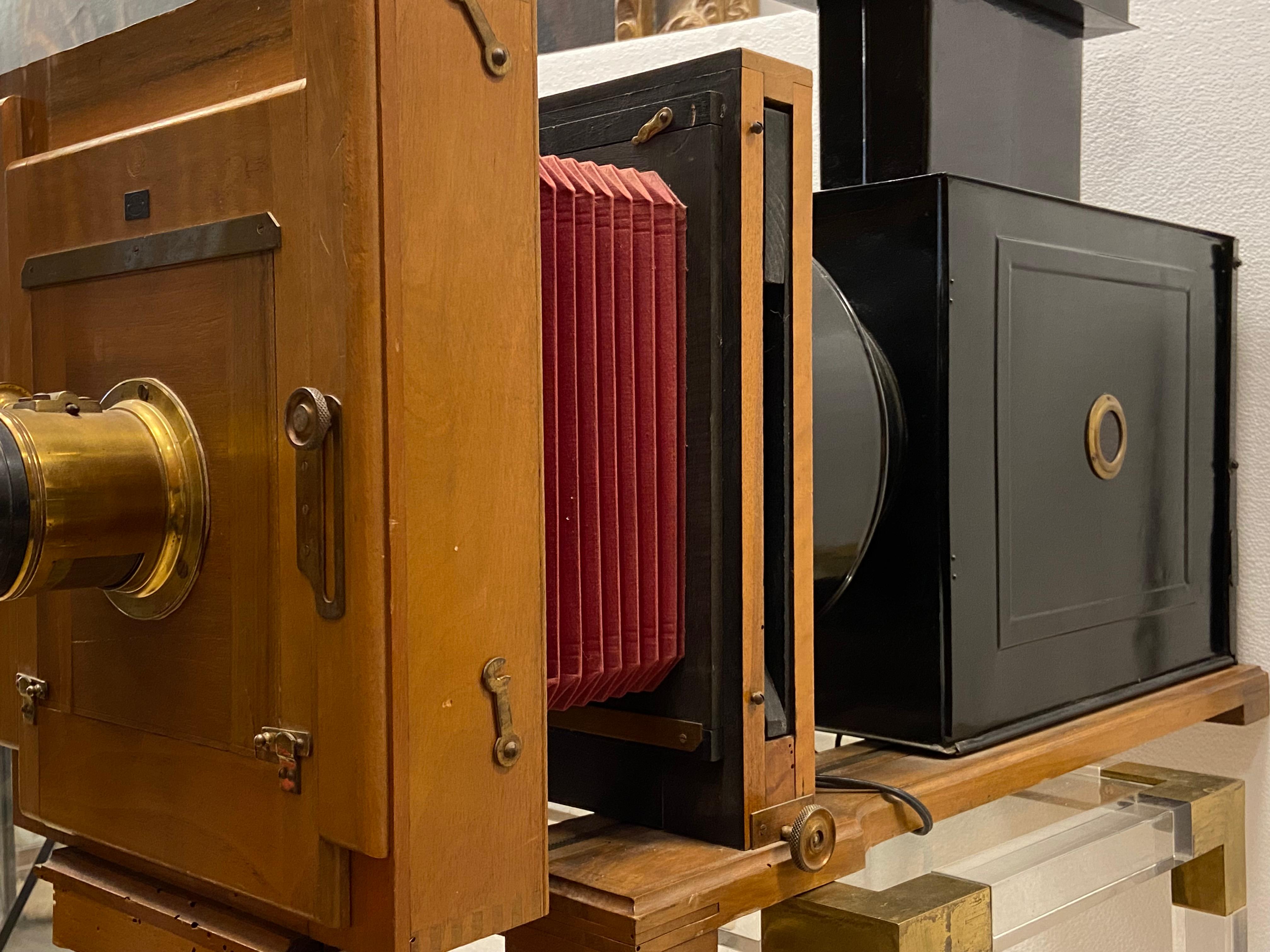 Cristal Unis France Projecteur magique / Lanterne, étiquette en bois France en vente