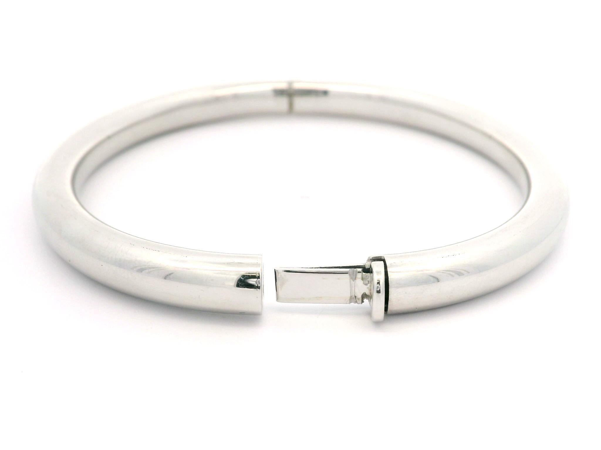 Unisex 14k White Gold Polished Tube Stackable Hinged Open Bangle Bracelet For Sale 1
