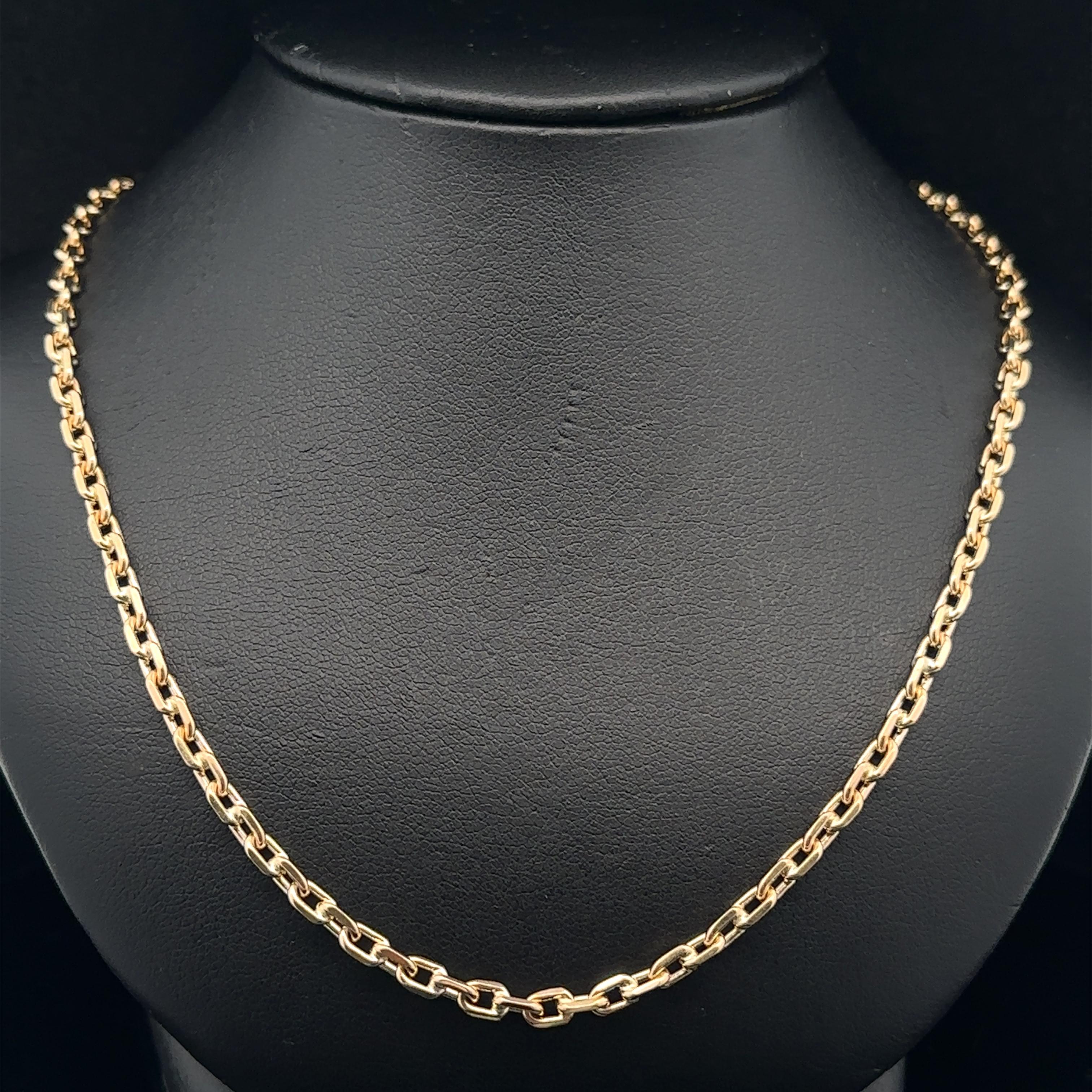 MATERIAL : Or jaune 14k massif 
Weight: 19.27 Grams 
Type: 3.35mm Beveled Cable Link Chain
Longueur : 22
