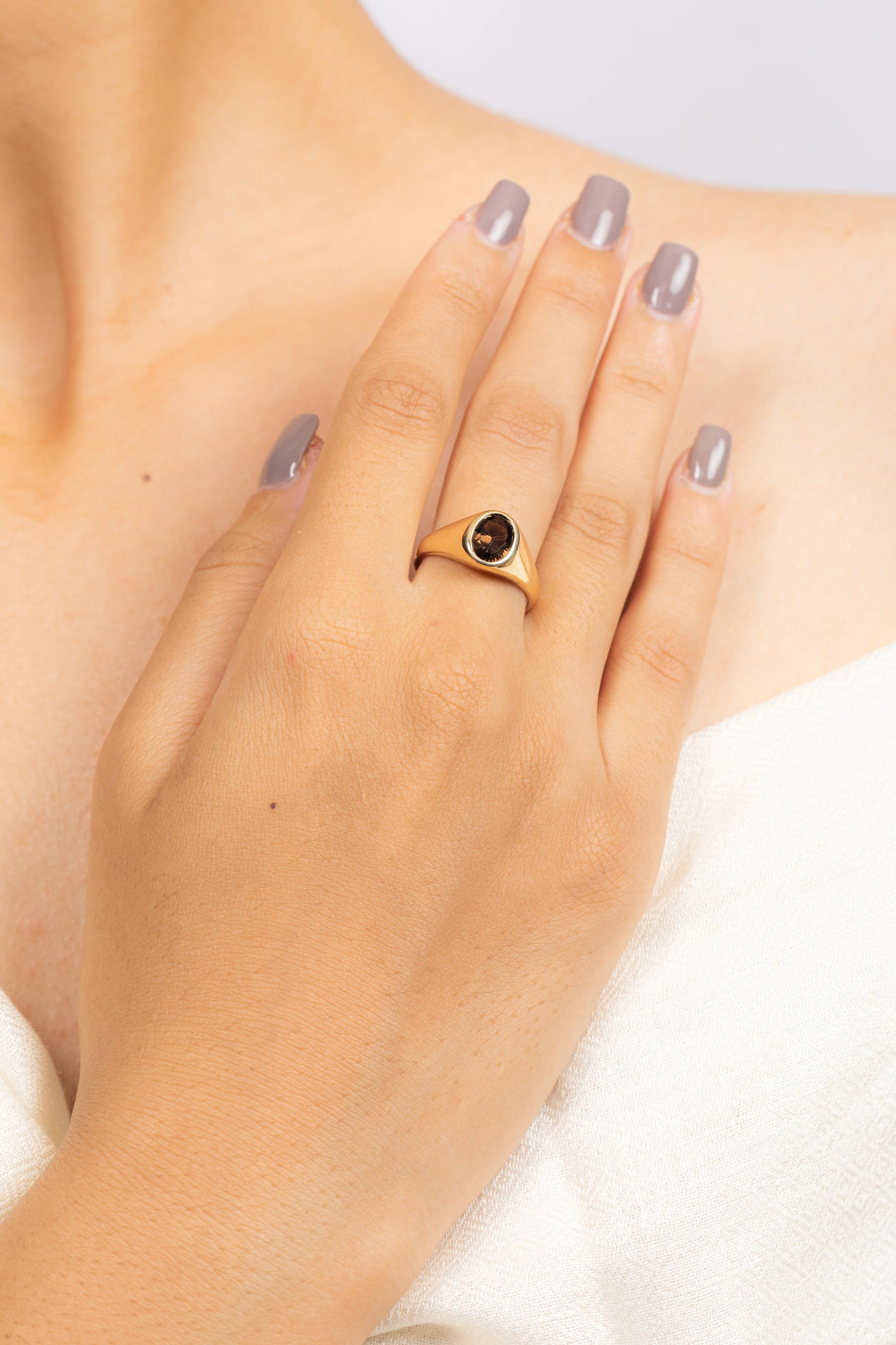 For Sale:  Unisex 14K Yellow Gold Smoky Topaz Gemstone Ring 2