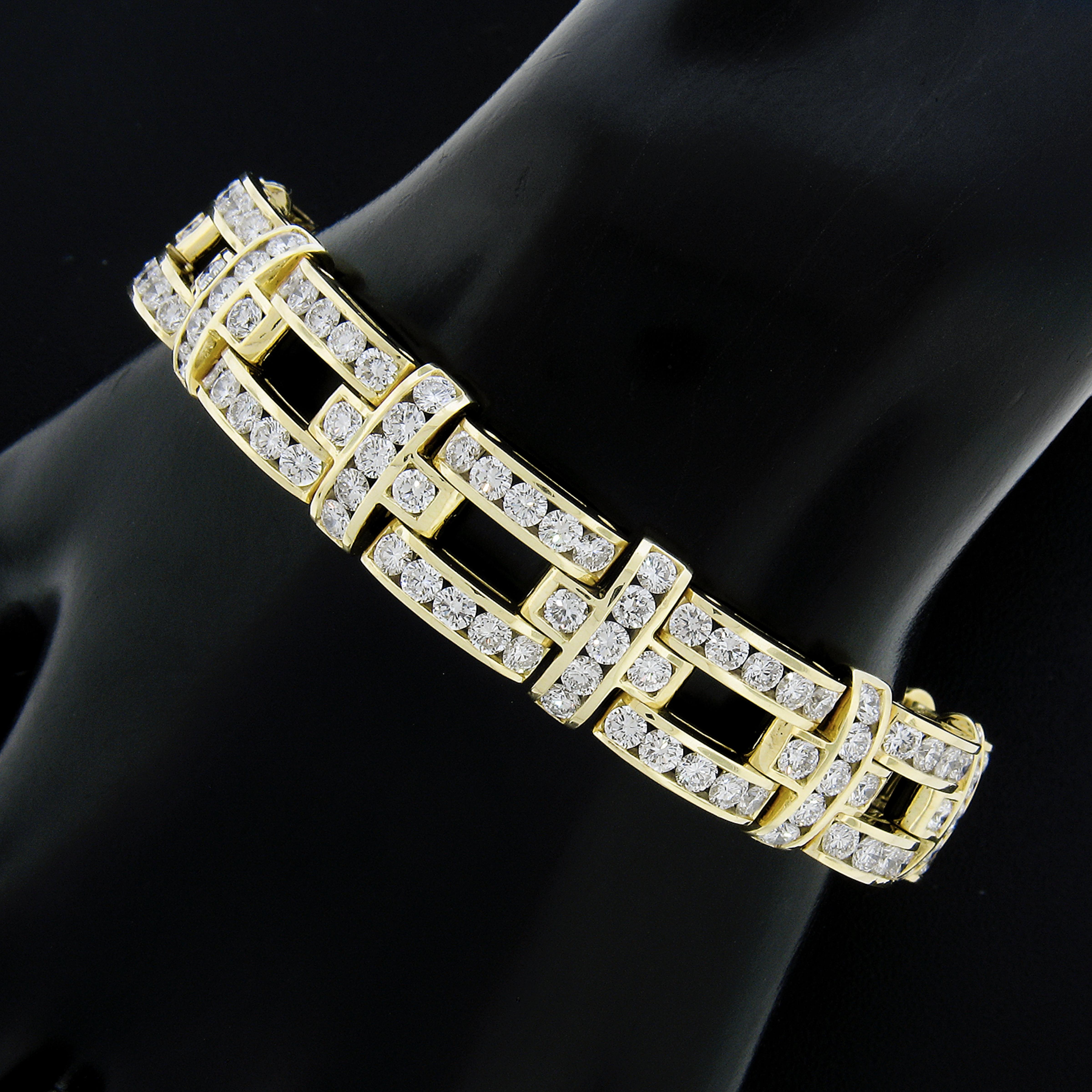 Round Cut Unisex 18K Gold 14.9ctw Channel Set FIERY Diamond Wide Link Statement Bracelet For Sale