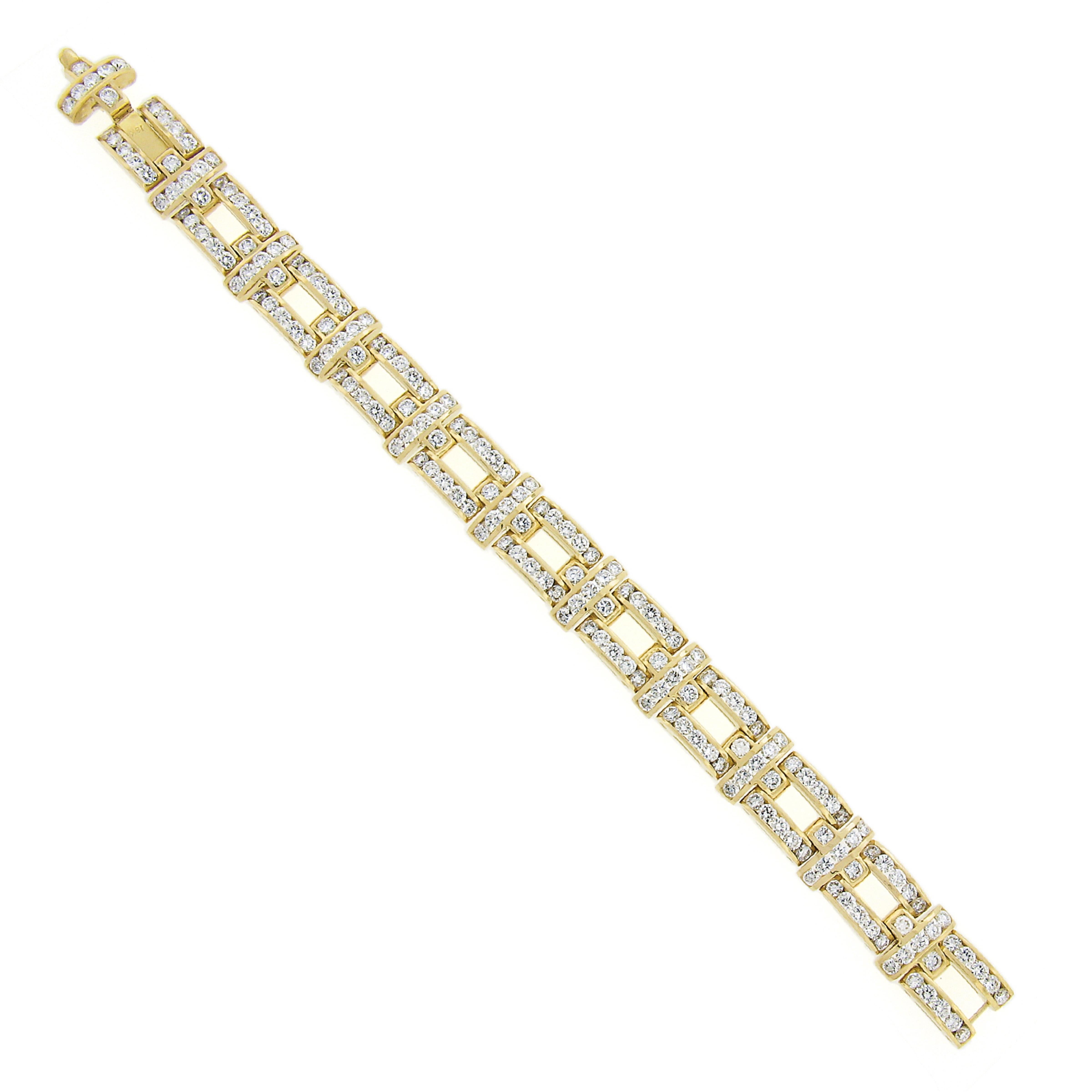 Unisex 18K Gold 14.9ctw Channel Set FIERY Diamond Wide Link Statement Bracelet For Sale 1
