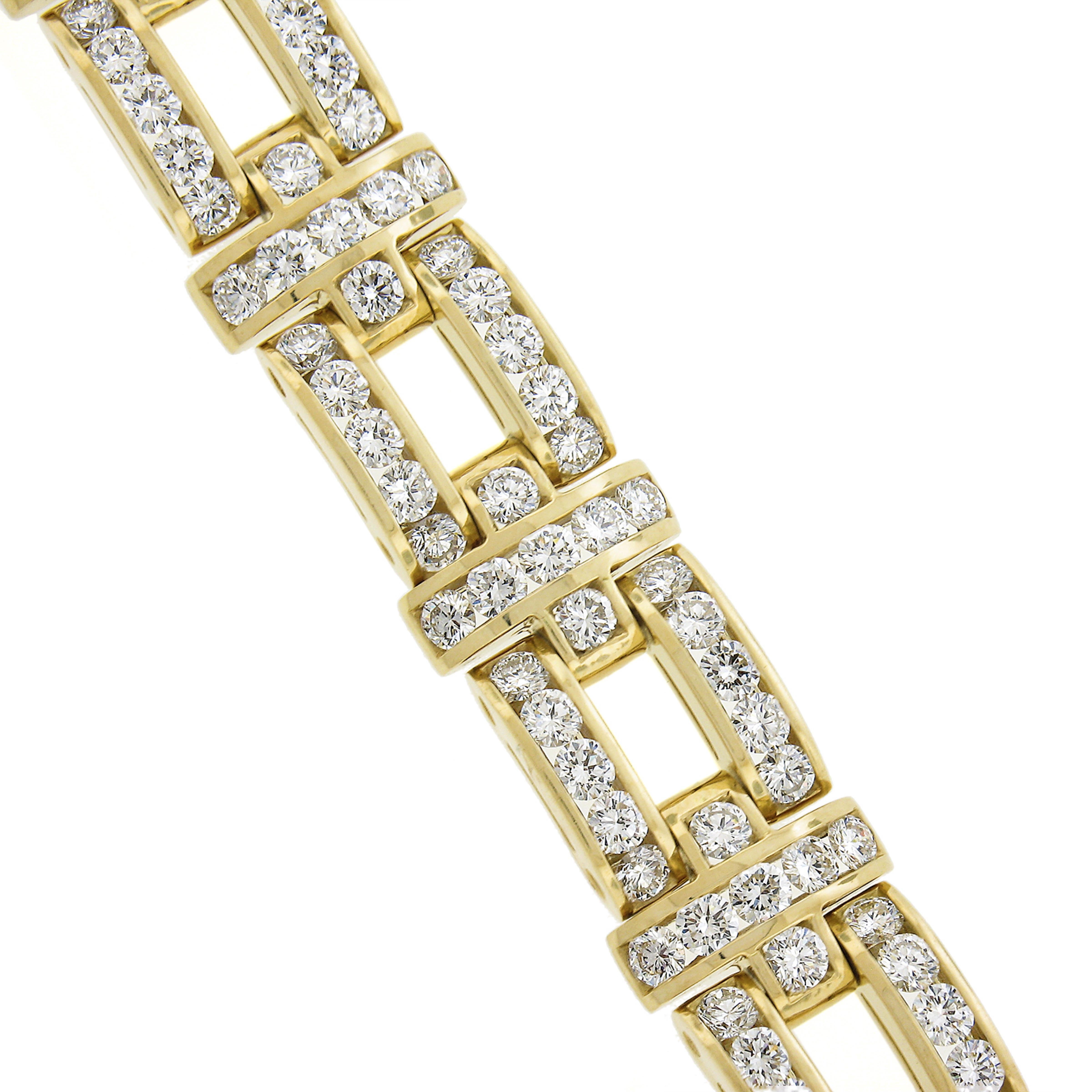 Unisex 18K Gold 14.9ctw Channel Set FIERY Diamond Wide Link Statement Bracelet For Sale 2